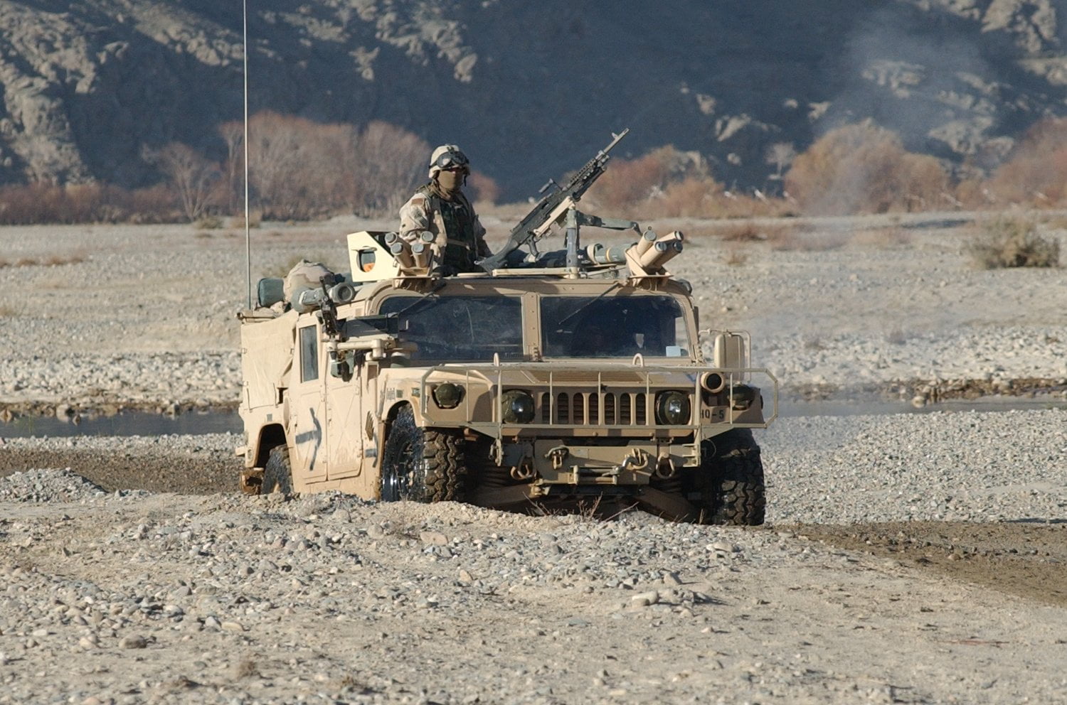 transportation, army, battle, Soldier, land, army Soldier, power, off-Road Vehicle, body Armor, aggression, Military Vehicles, military Land Vehicle, battlefield, HD Wallpaper