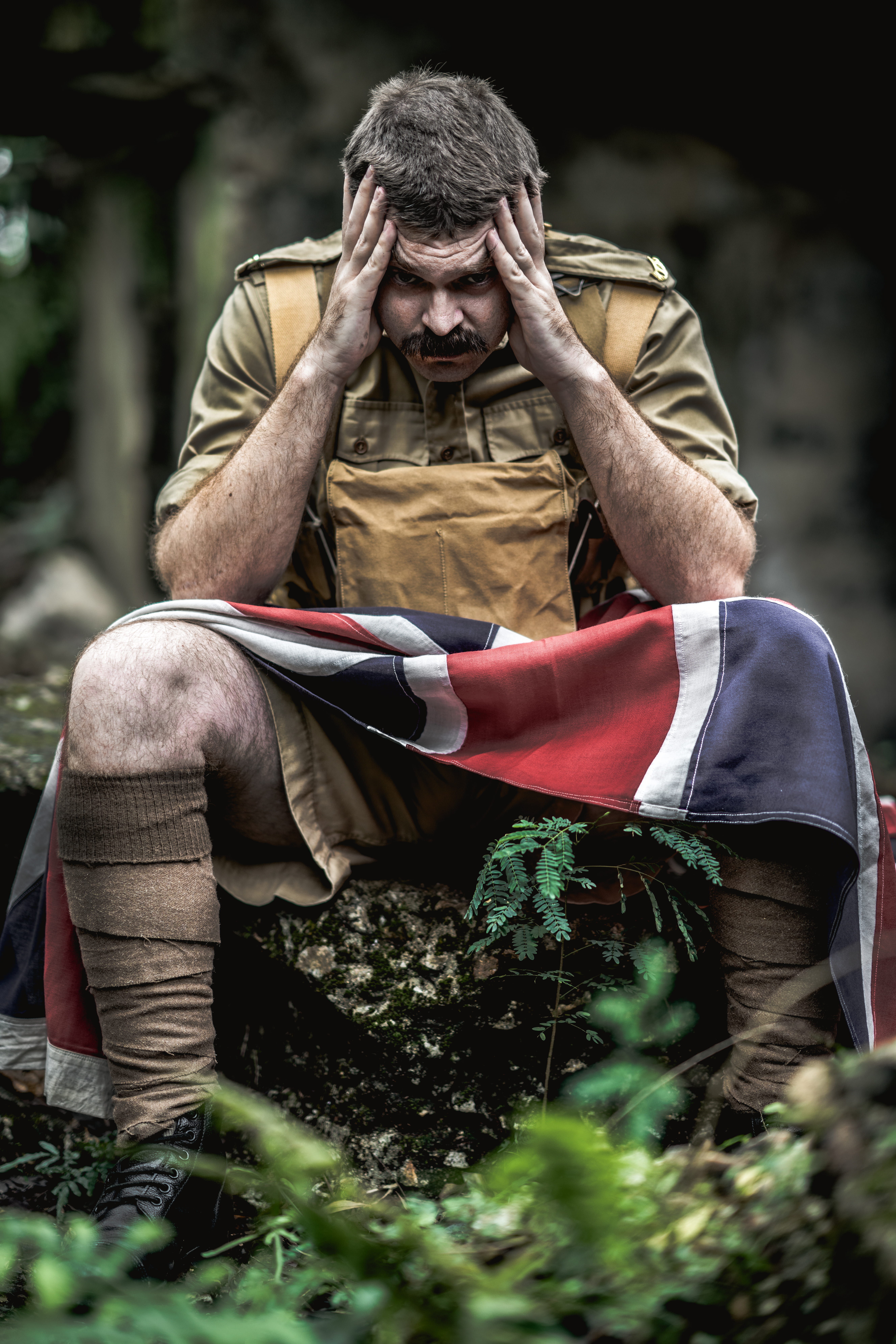 real people, forest, males, portrait, full length, man, british, dungaree, adult, green, one person, lifestyles, rock, plant, portriat, tree, male, kong, Phone HD Wallpaper