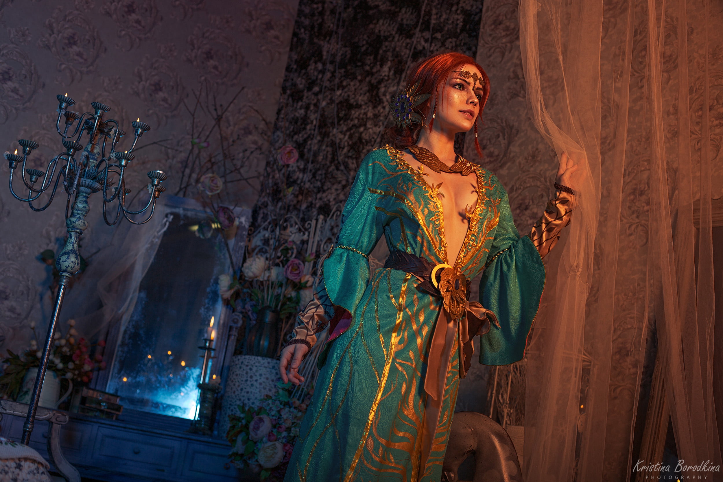 depth of field, indoors, women, The Witcher 3: Wild Hunt, video game characters, women indoors, freckles, looking away, redhead, Triss Merigold, cosplay, HD Wallpaper