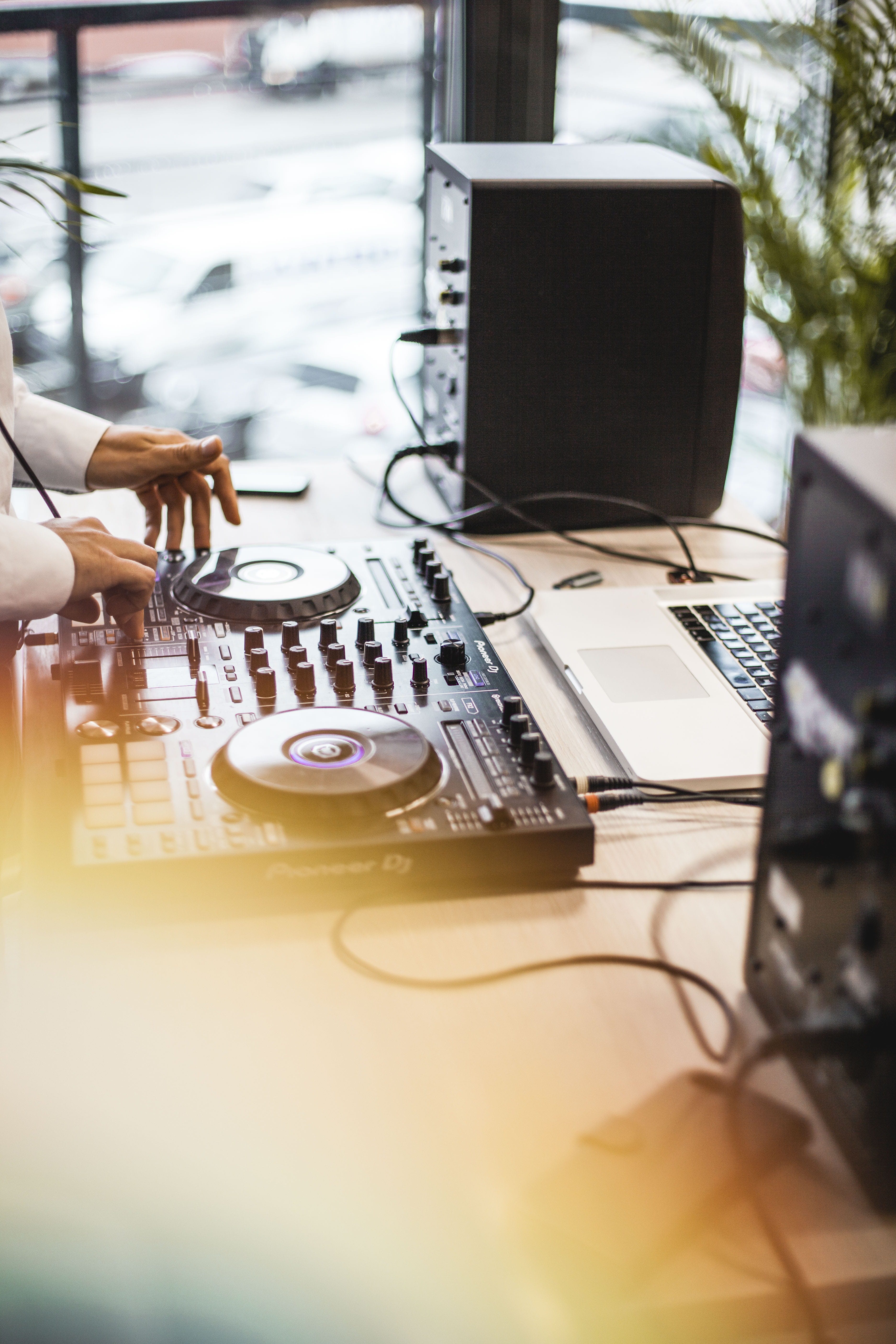 hand, controller, connection, human hand, technology, sound recording equipment, table, pioneer, sound mixer, wireless technology, dj, communication, audio equipment, Phone HD Wallpaper