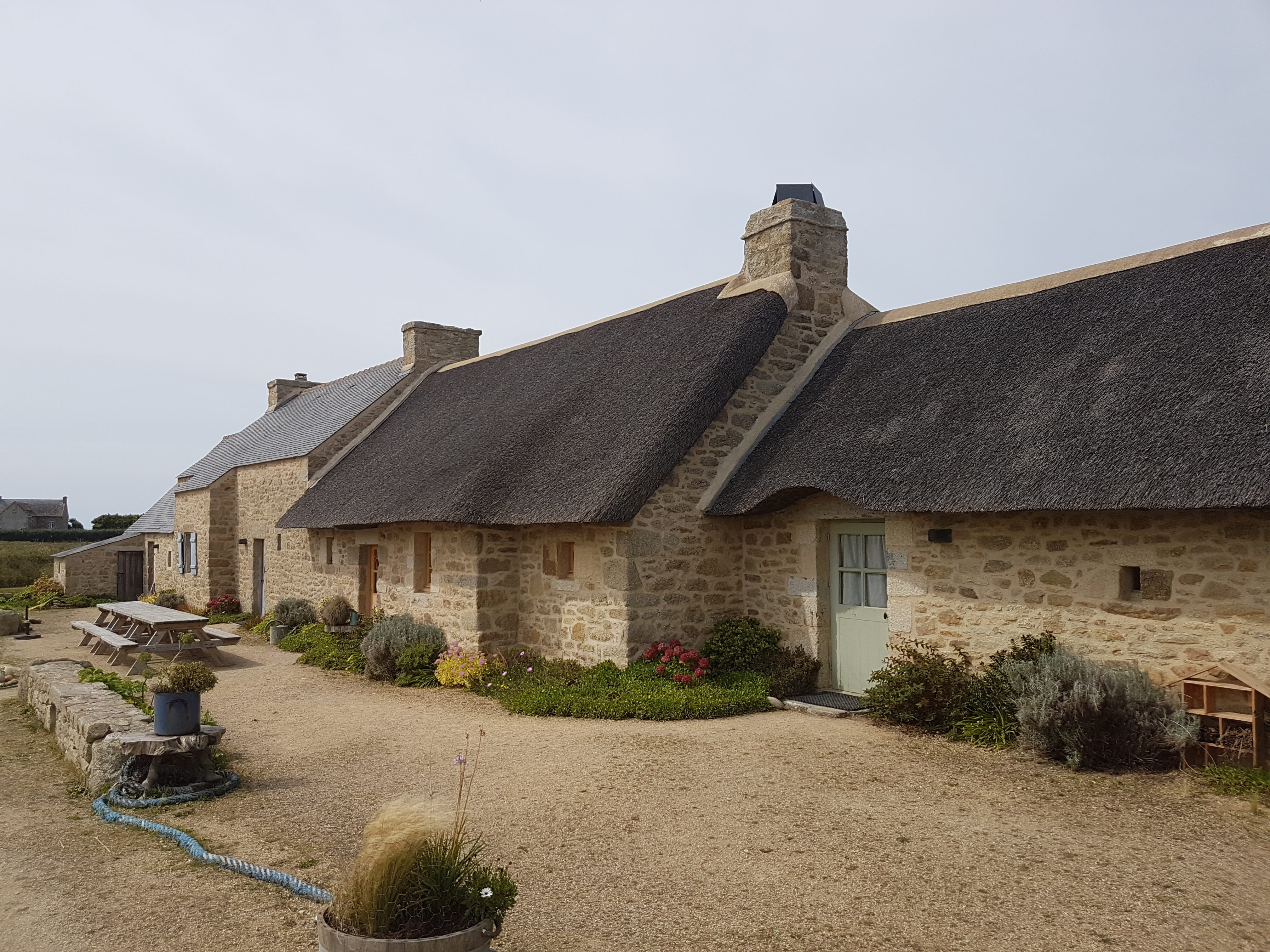 building exterior, brittany, coast littoral breton, nature, residential district, clear sky, courtyard, roof, transportation, outdoors, religion, built structure, HD Wallpaper