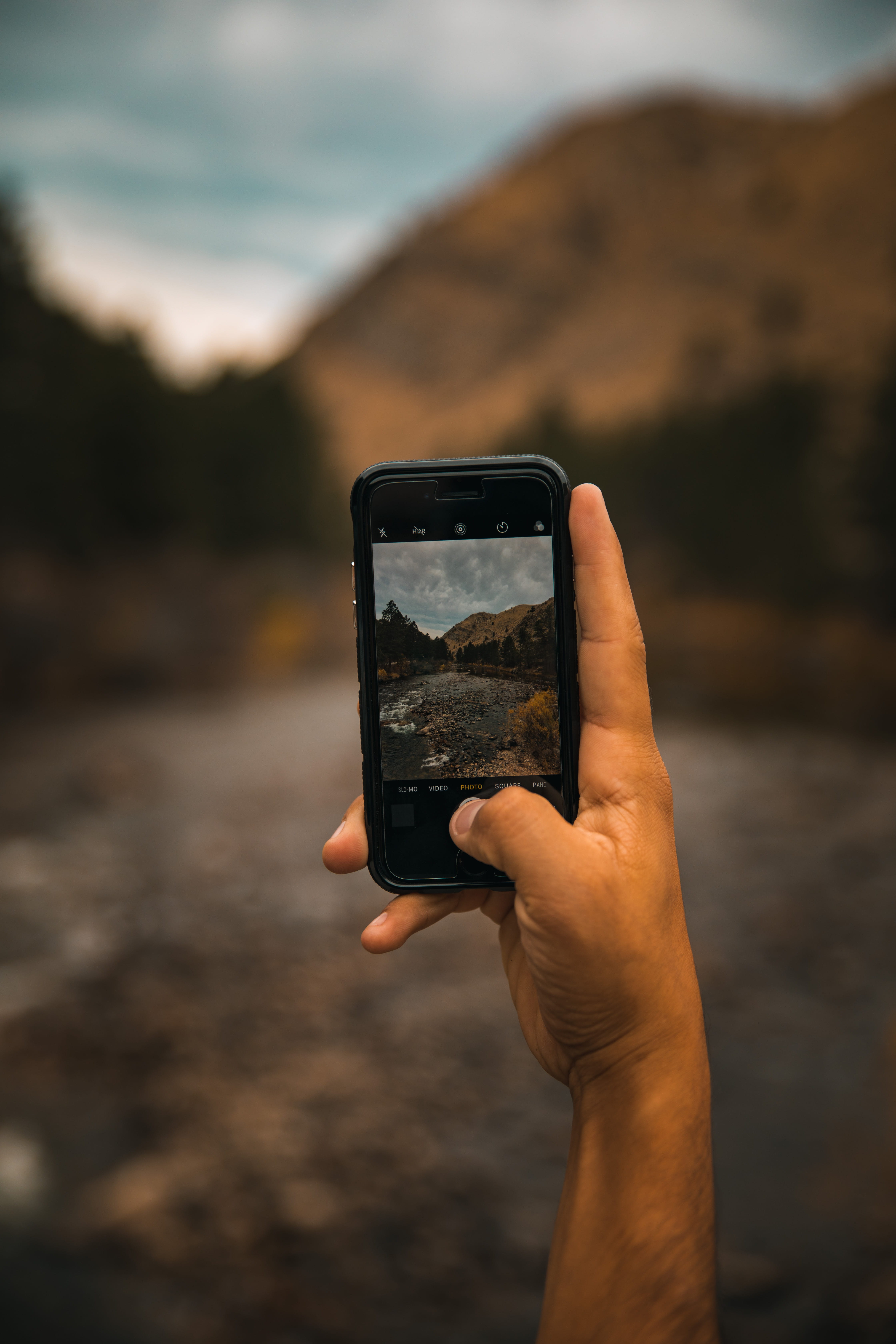 hiking, mobile Phone, iphone, 5K, focus on foreground, hold, holding, screen, finger, camera - Photographic Equipment, wireless technology, photography themes, Phone HD Wallpaper