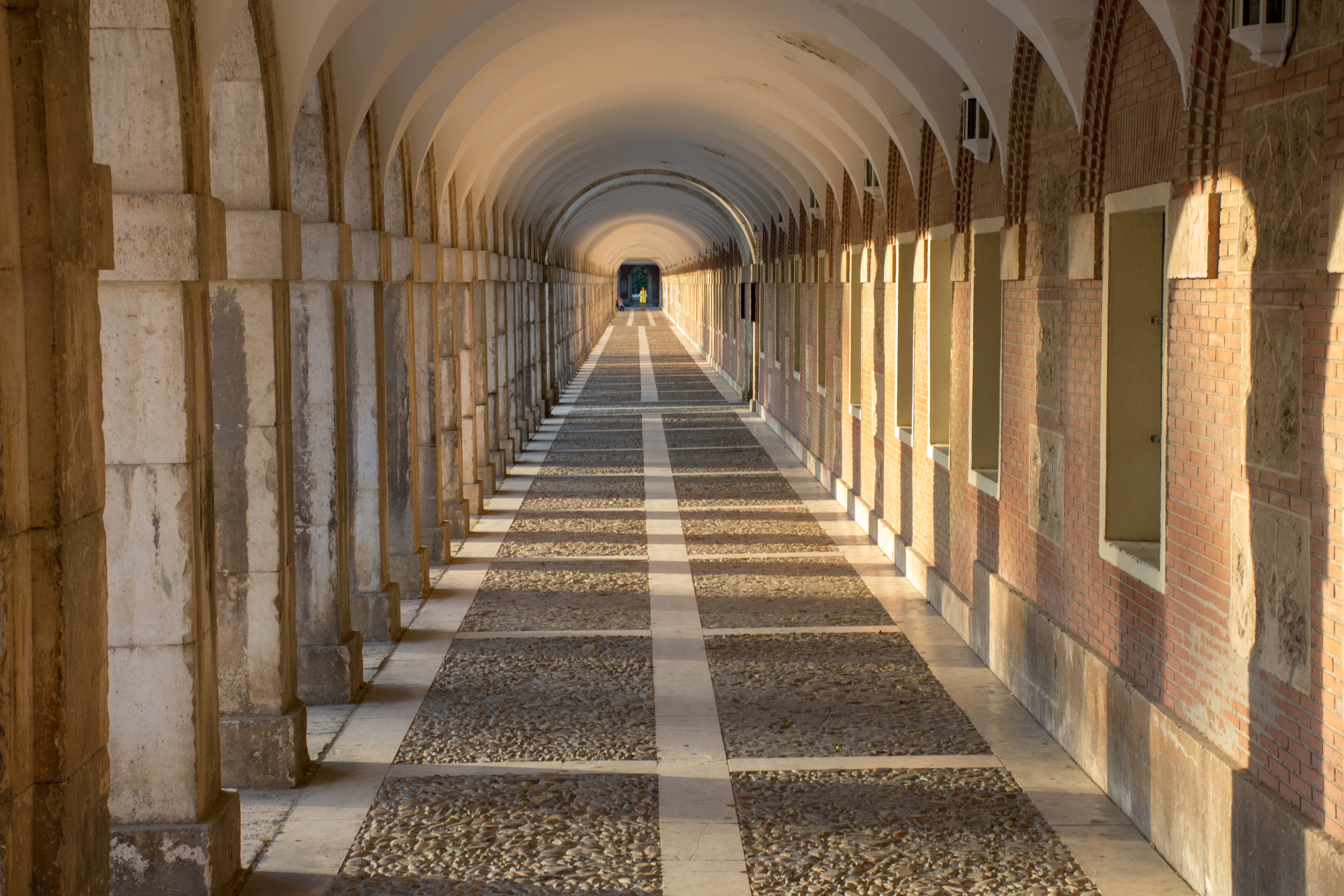structure, ceiling, architectural column, building, depth, perspective, toledo, aranjuez, direction, arch, geometric, columns, the past, arches, built structure, HD Wallpaper