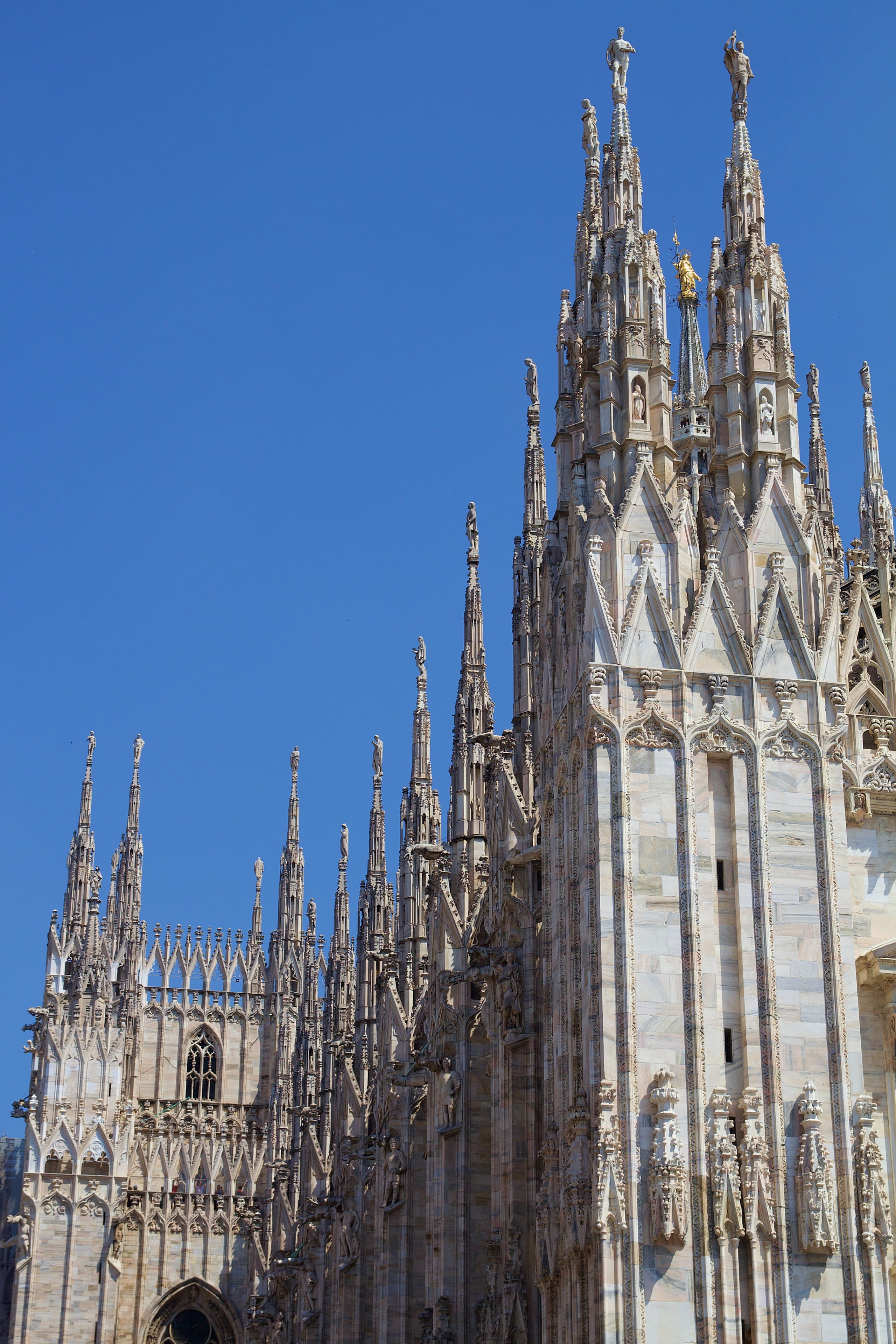 low angle view, design, outdoors, downtown, clear sky, sky, religion, city, 4K, gothic style, milan, cityscape, blue, beautiful, ornate, built structure, Phone HD Wallpaper
