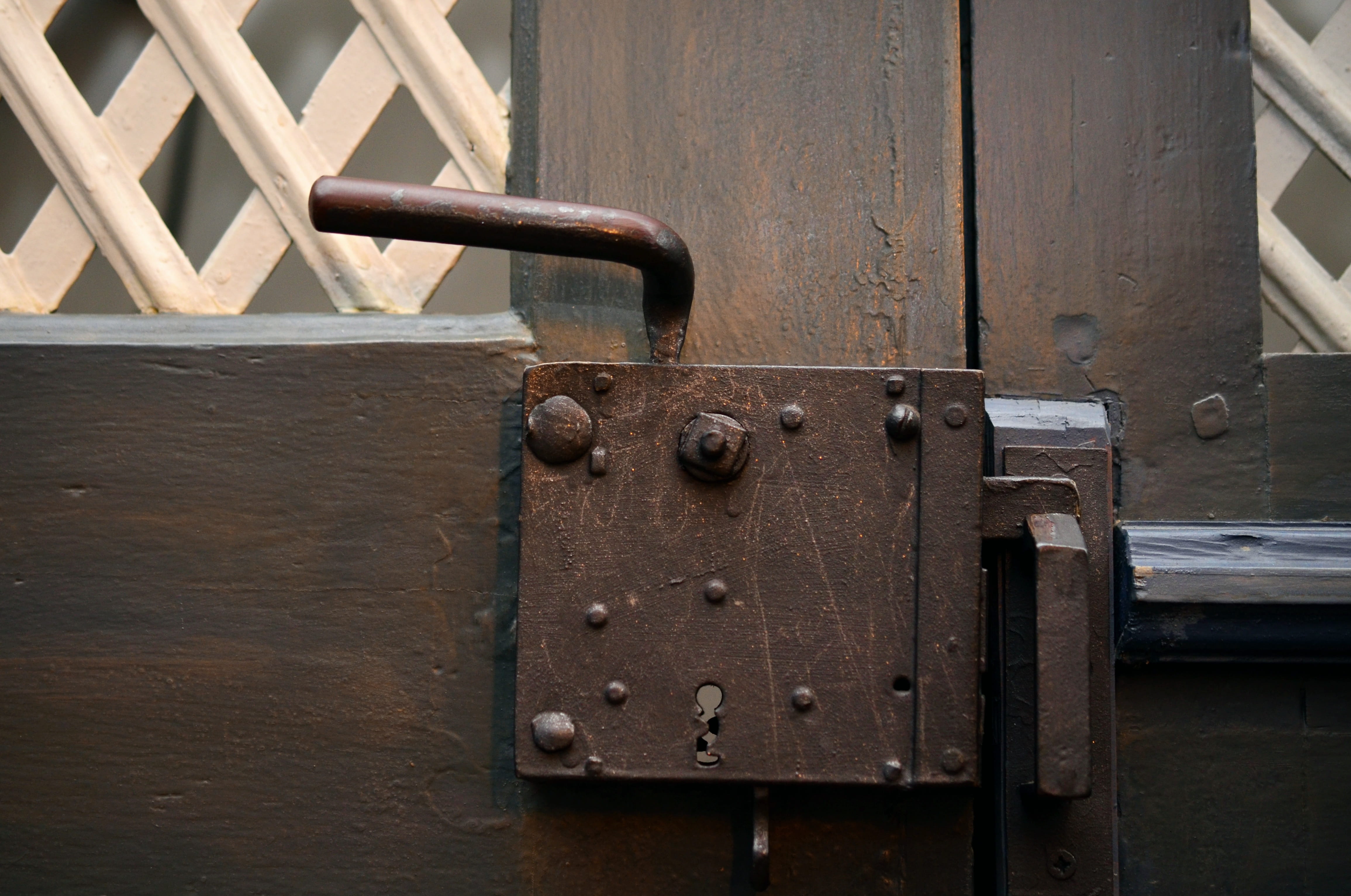 Door, day, closed, weathered, religion, input, 4K, architecture, built structure, lock, no people, latch, grid, Church, castle, protection, close-up, Sacristy, HD Wallpaper