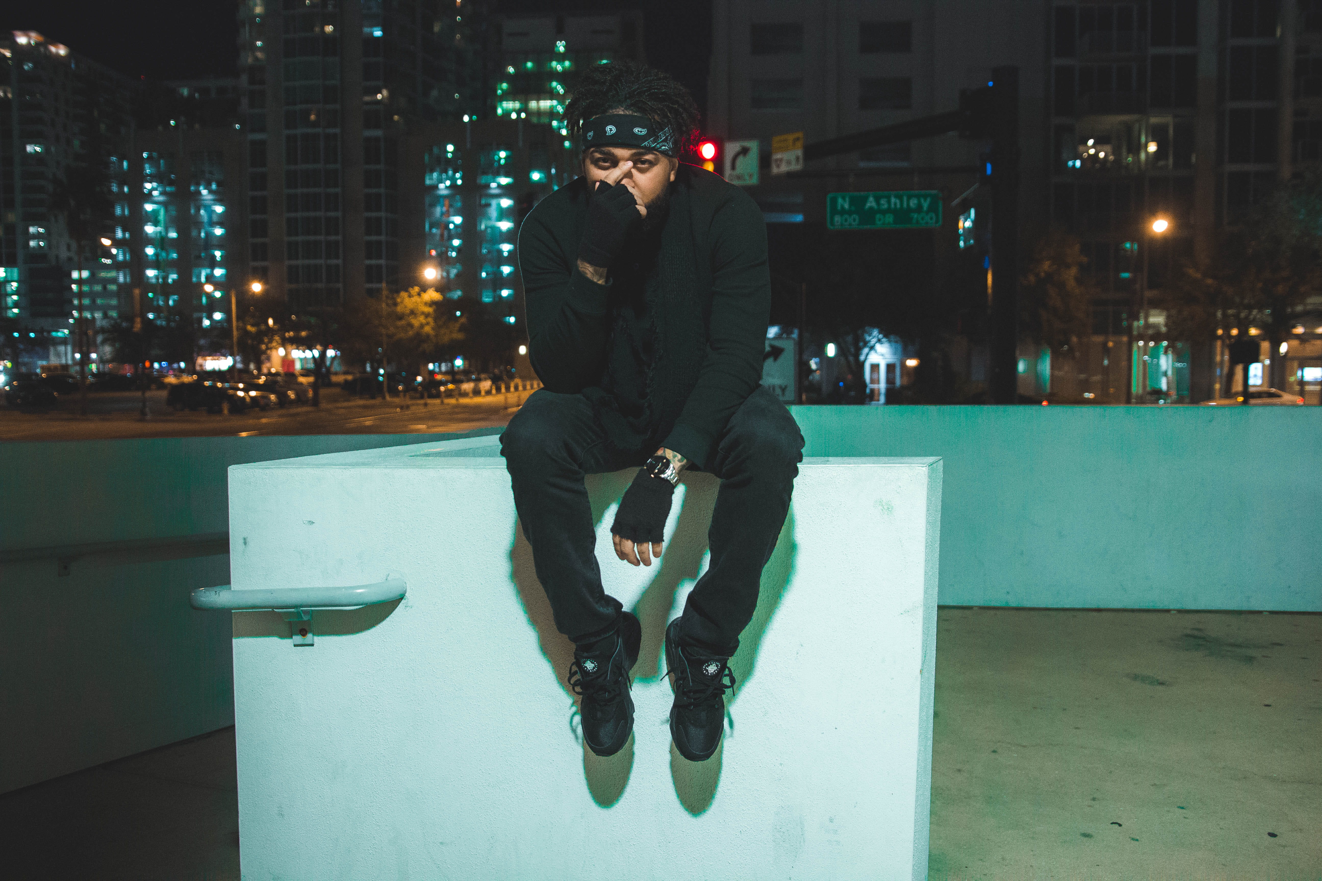 young adult, hip hop, young men, watch, ashely drive, downtown tampa, one person, 5K, buildings, ashely, outdoors, night, florida singer, united states, HD Wallpaper