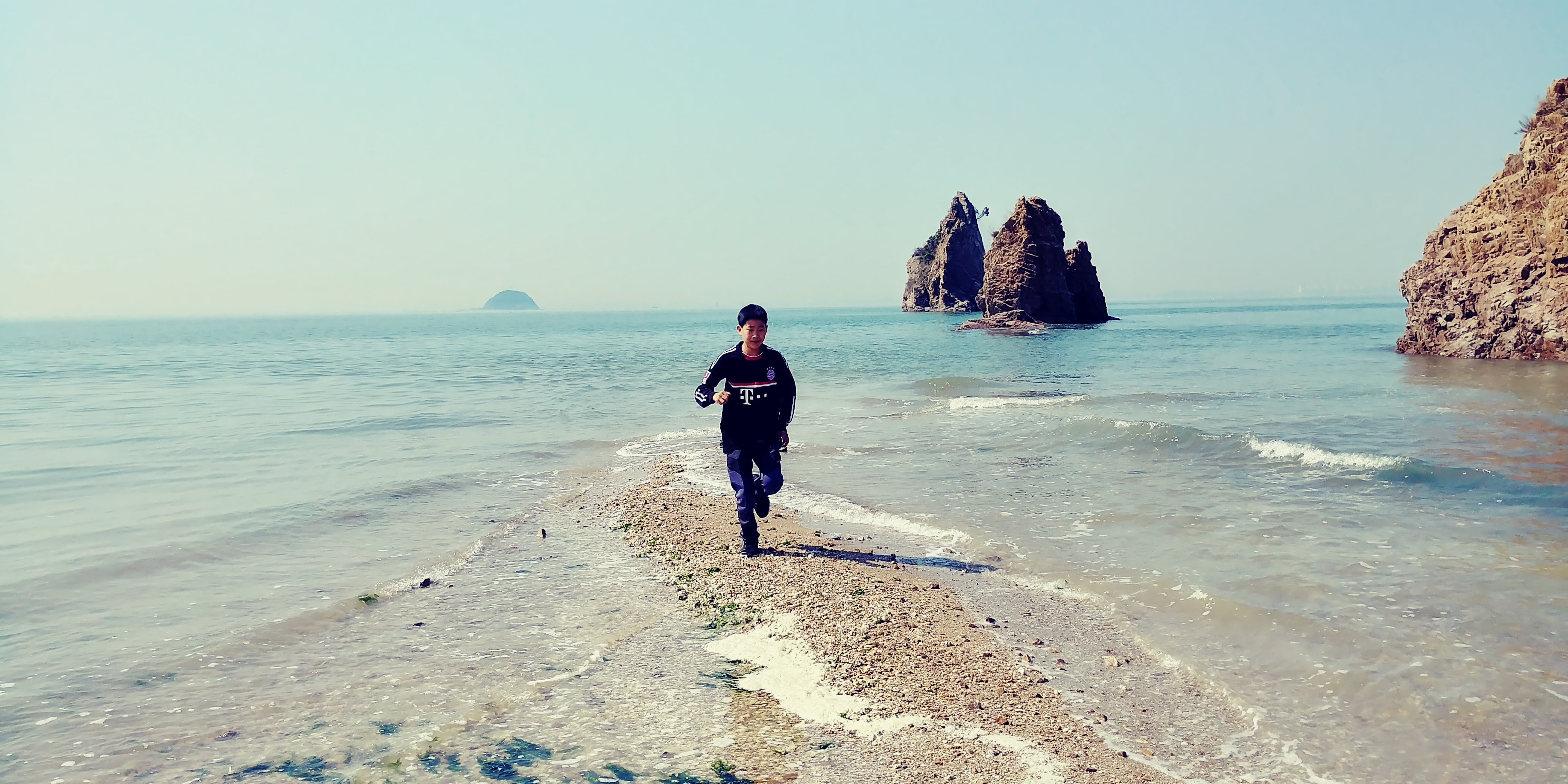 sea, island, walking, fun, beauty in nature, sky, horizon, children, jebudo, beach, pause, outdoors, korea, scenics - nature, horizon over water, holiday, HD Wallpaper