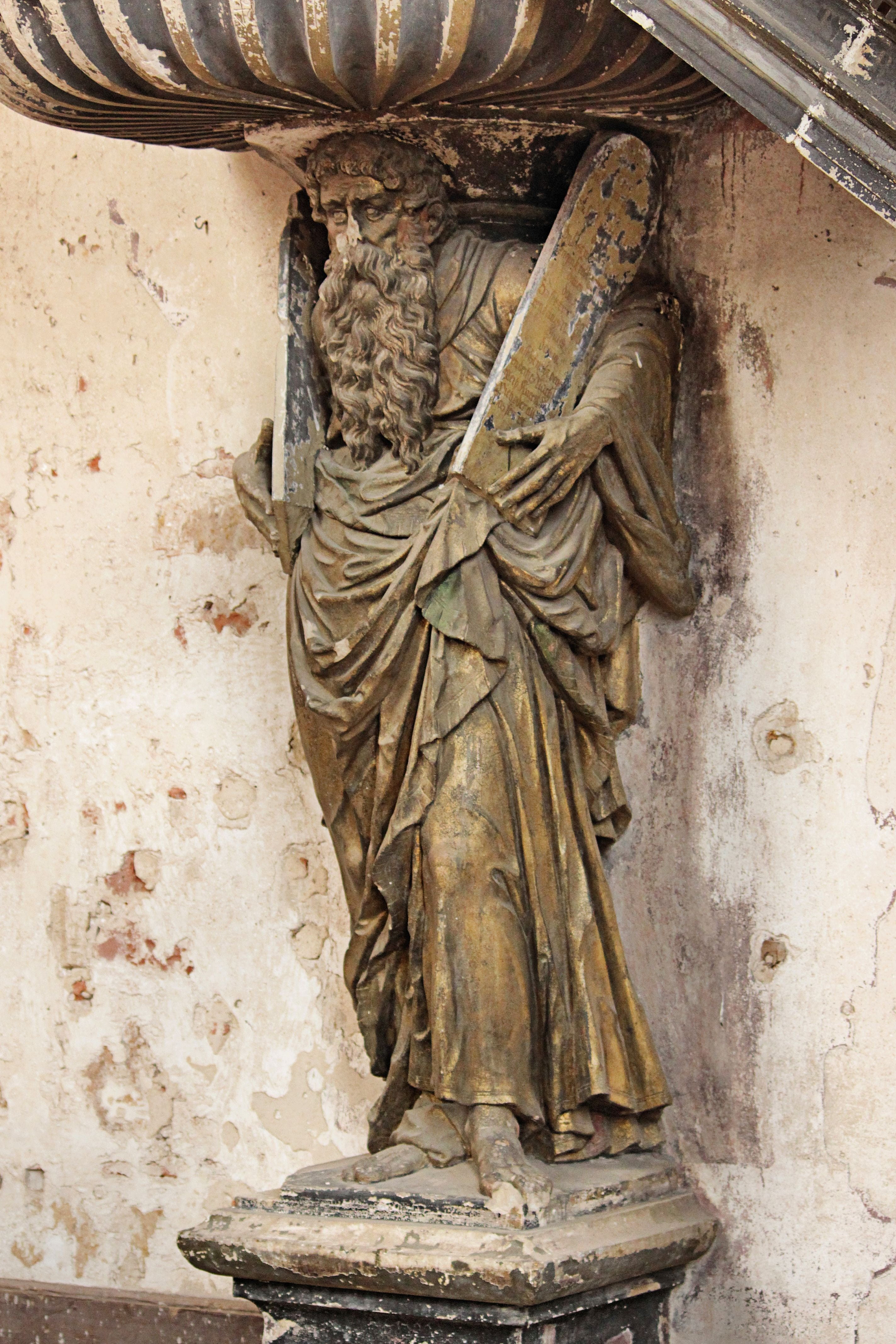 religion, statue, christian, prettin, 4K, belief, moses statue, place of worship, wall - building feature, closed church prettin, saxony-anhalt, architecture, Phone HD Wallpaper