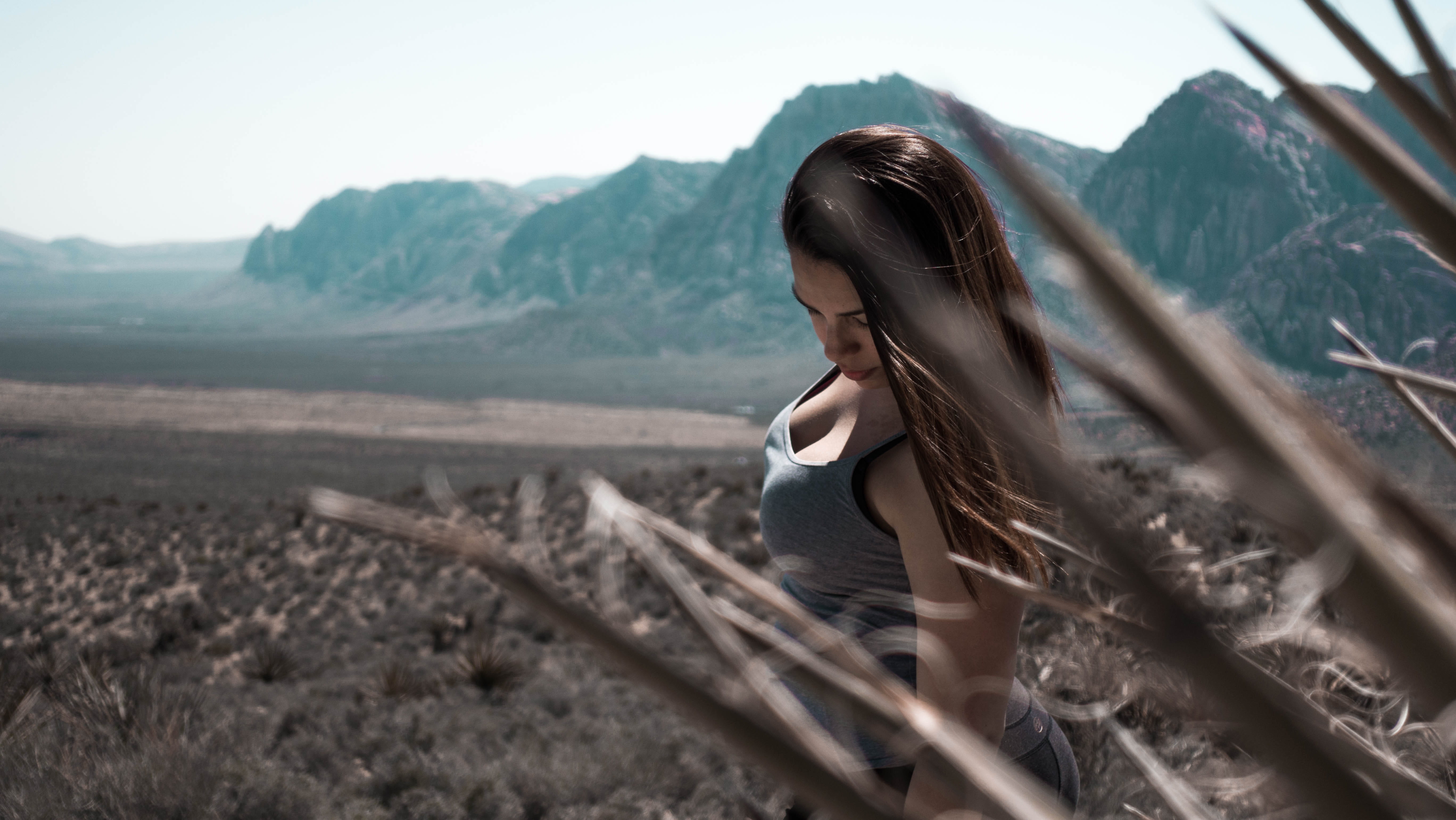 united states, marlena garcia, looking, trees, blue, red rock, animals, forest, young adult, nature, lake, hair, outdoors, mountain, brown hair, nevada, HD Wallpaper