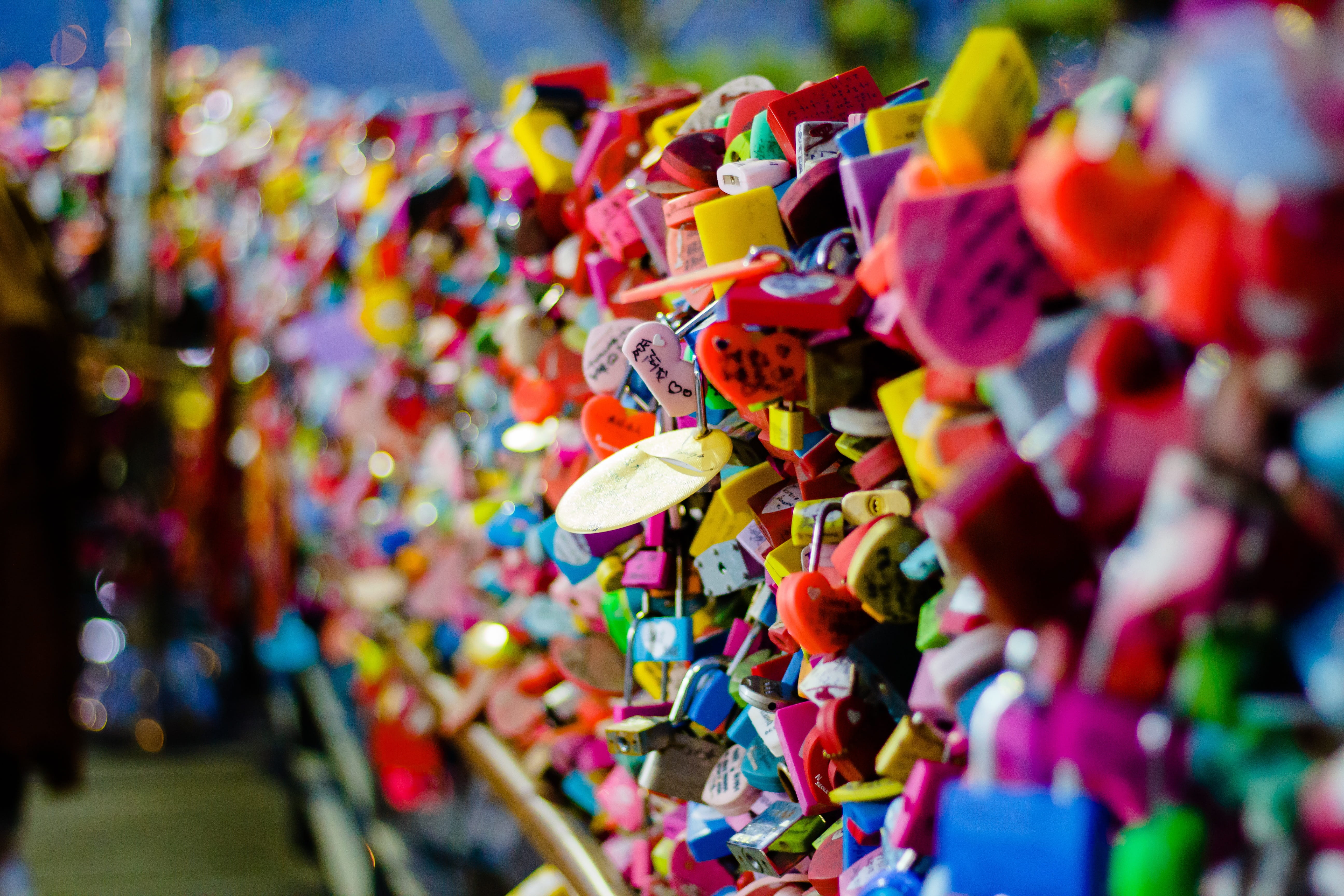 no people, positive emotion, abundance, love, day, seoul, selective focus, south korea, lock, choice, for sale, korea, love lock, hanging, security, market, HD Wallpaper