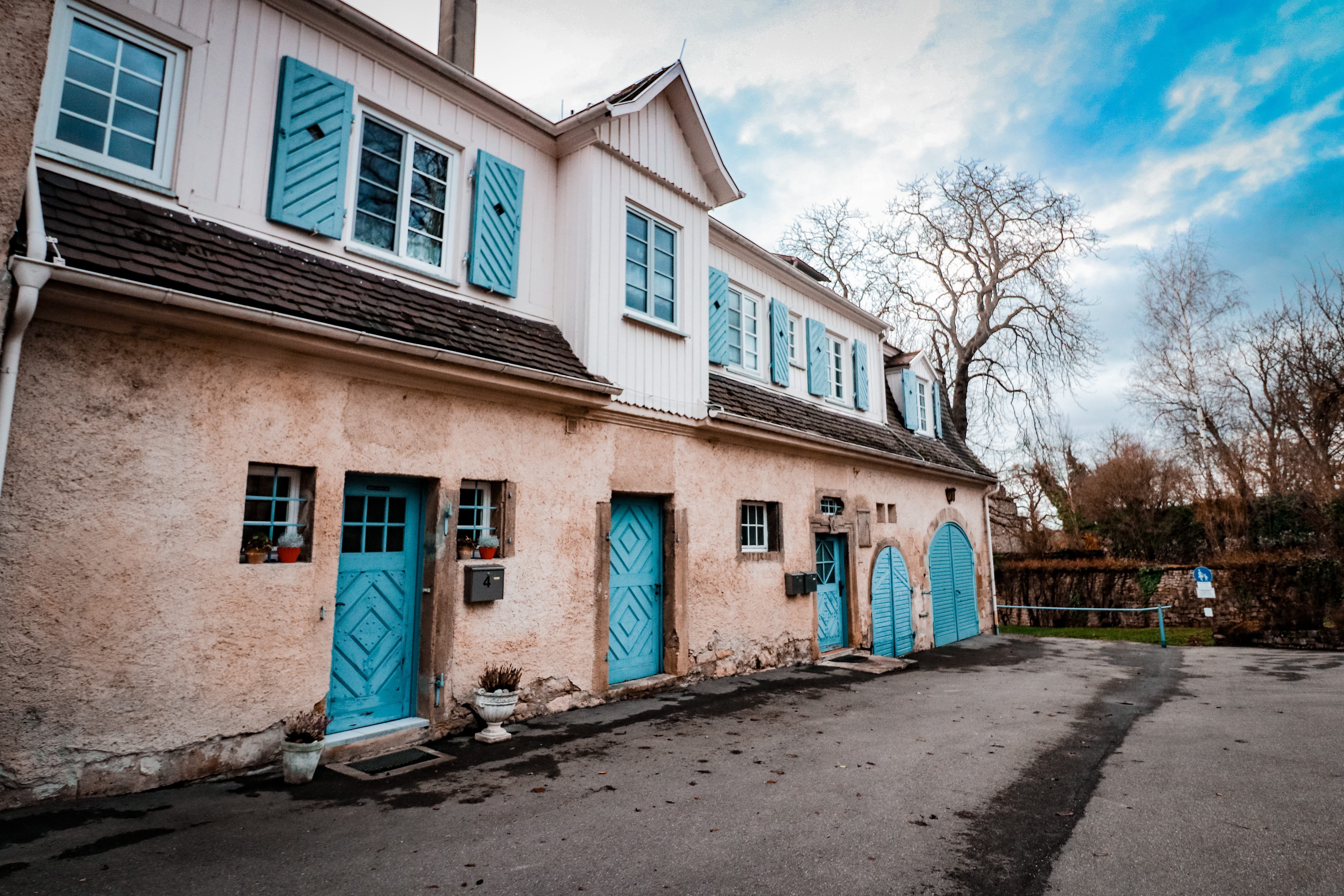 closed, 5K, building, transportation, street, plant, germany, blue, home decor, no people, doors, nature, house, cute, wall, town, pavement, sky, farm, HD Wallpaper