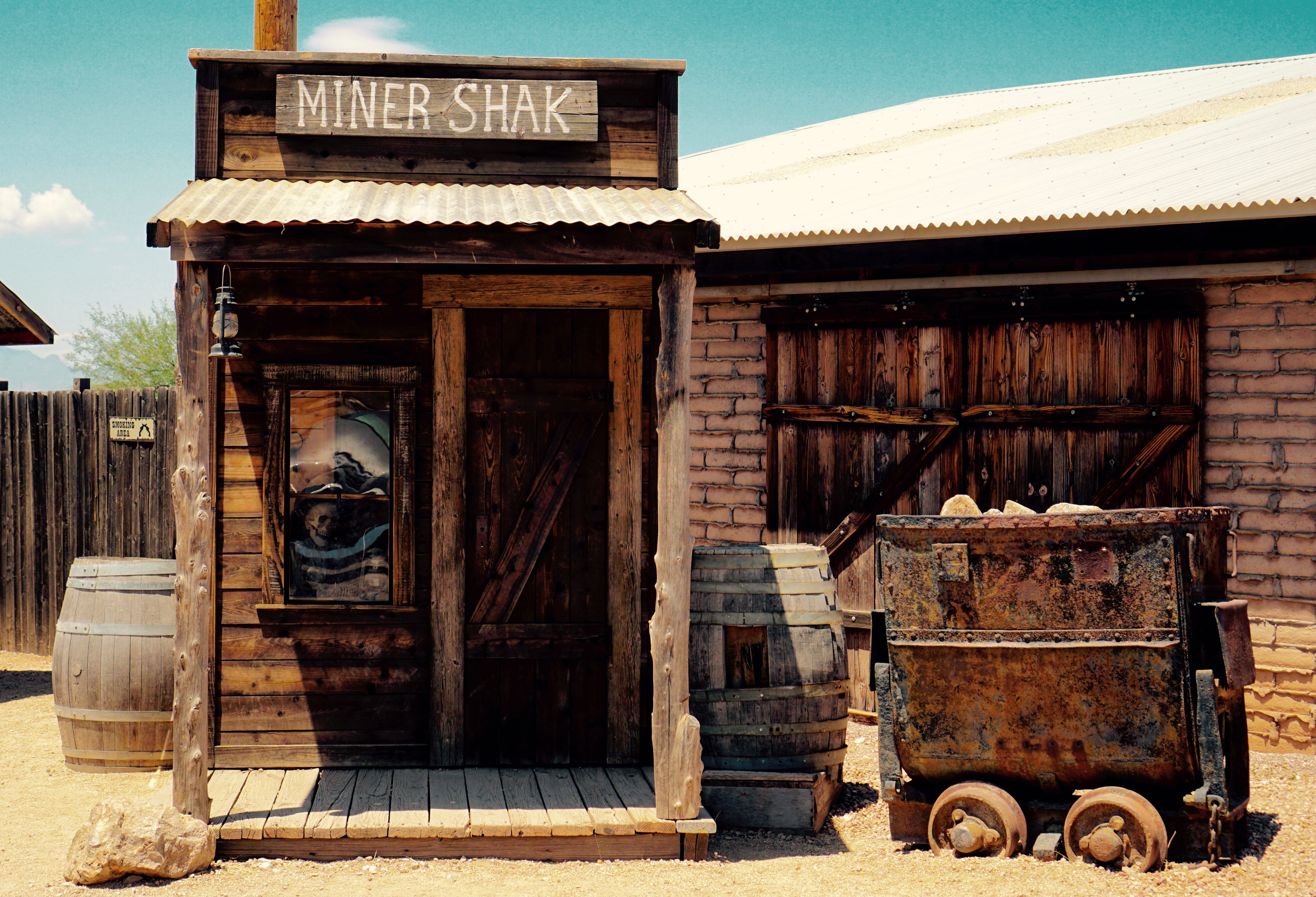 window, brown, miner, transportation, house, mode of transportation, built structure, sunlight, cart, shak, old, lorry, the past, 5K, mining, outdoors, HD Wallpaper