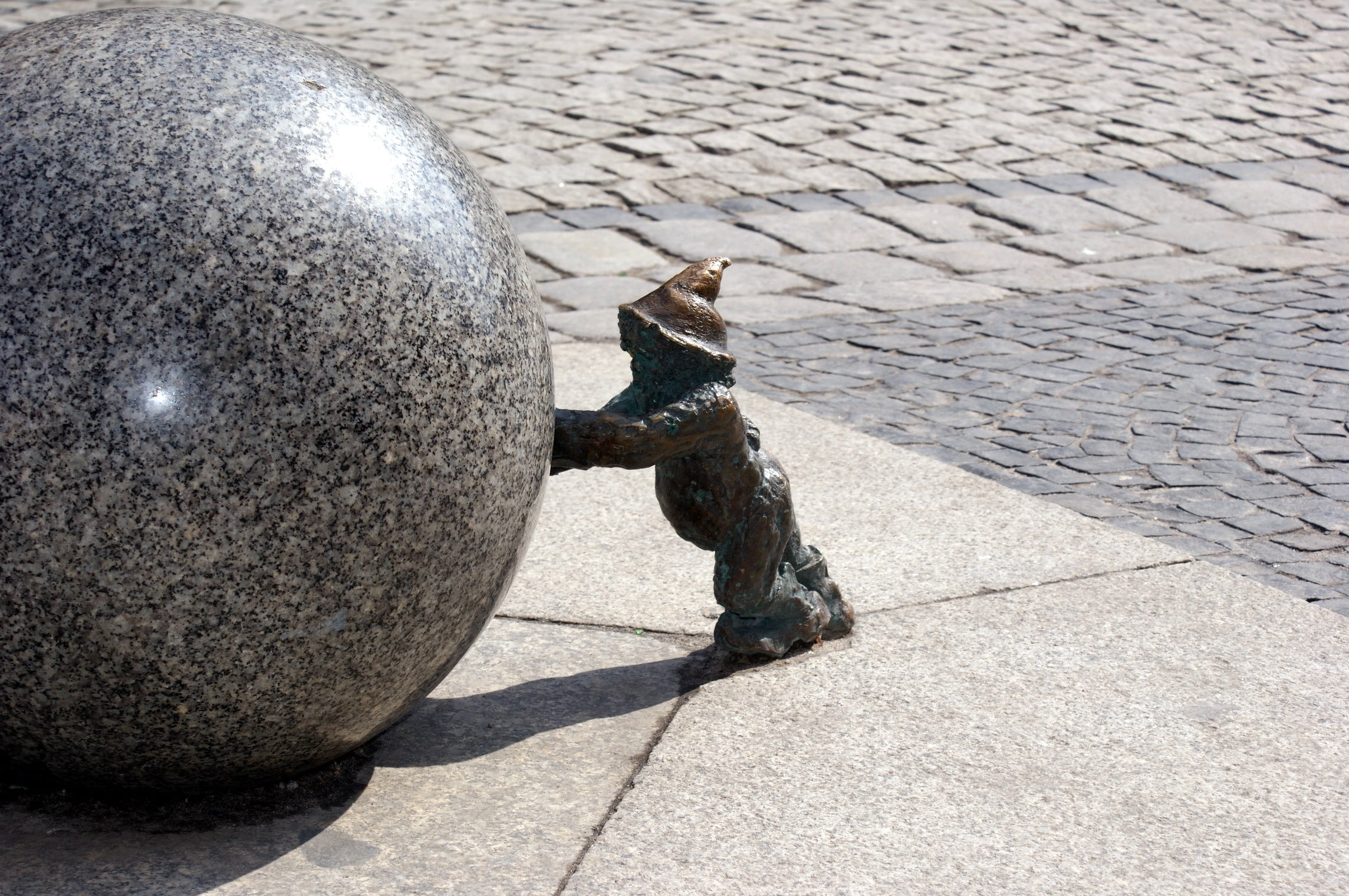 cat, sphere, shadow, 1080P, one animal, figure, no people, silesia, road, high angle view, poland, animal themes, sculpture, wroclaw, imp, nature, wrocław, HD Wallpaper