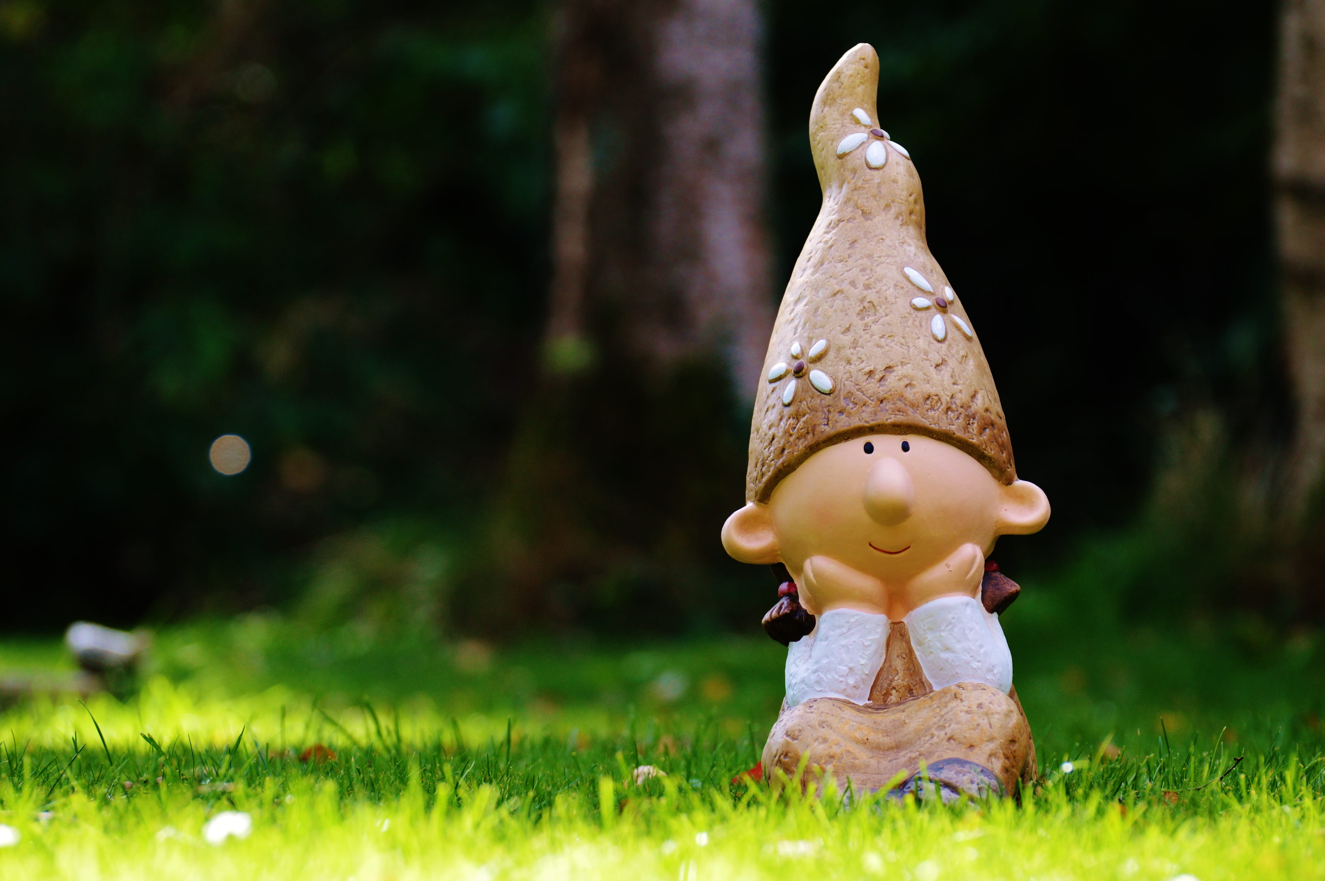 photography, focus, baby, children only, deco, babyhood, figure, child, garden gnome, toy, garden, 4K, selective focus, funny, spring imp, focus on foreground, HD Wallpaper