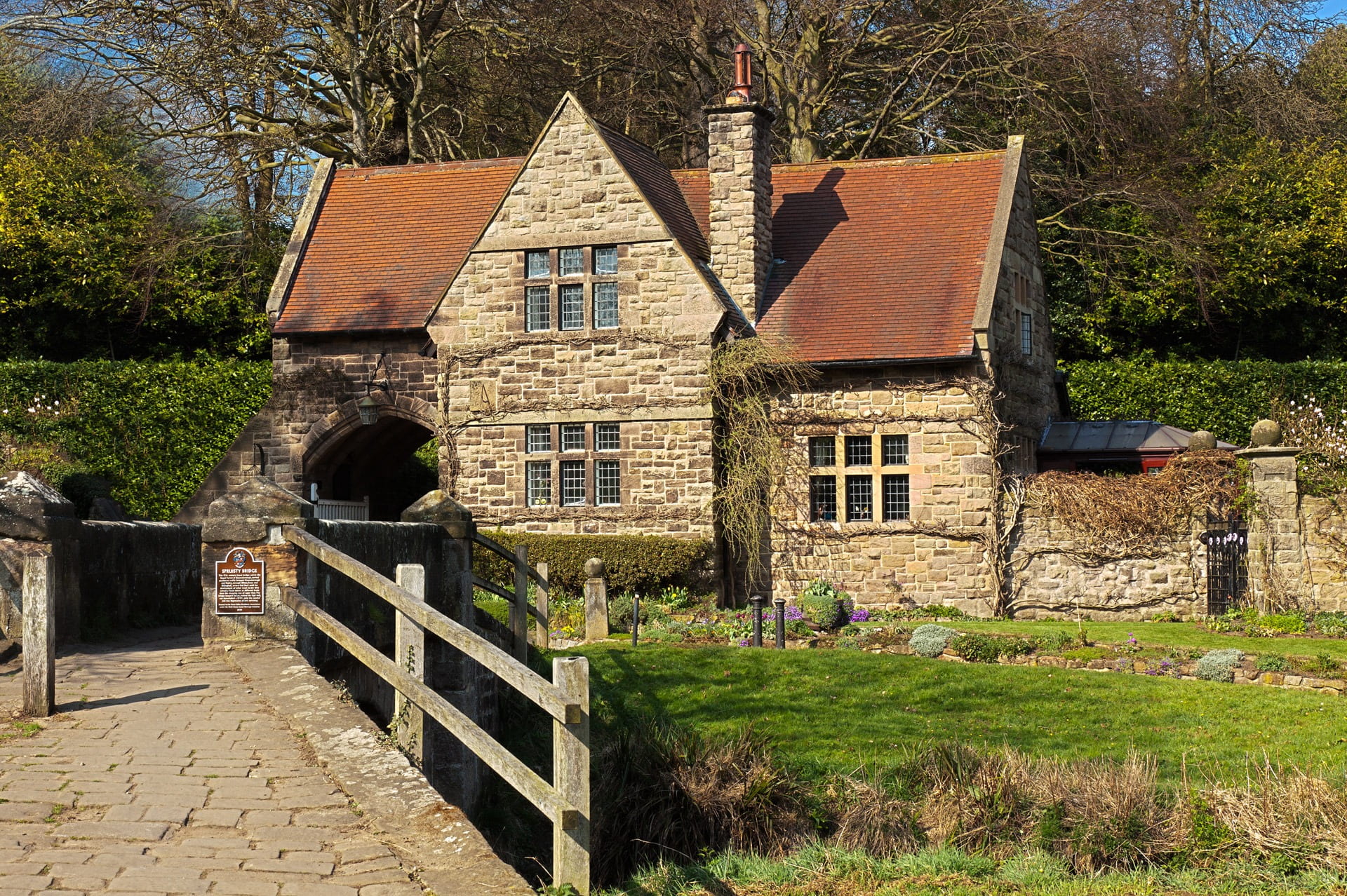 bridge, built structure, plant, building exterior, country, traditional, front, grass, green color, barrier, day, nature, brick, boundary, real estate, HD Wallpaper
