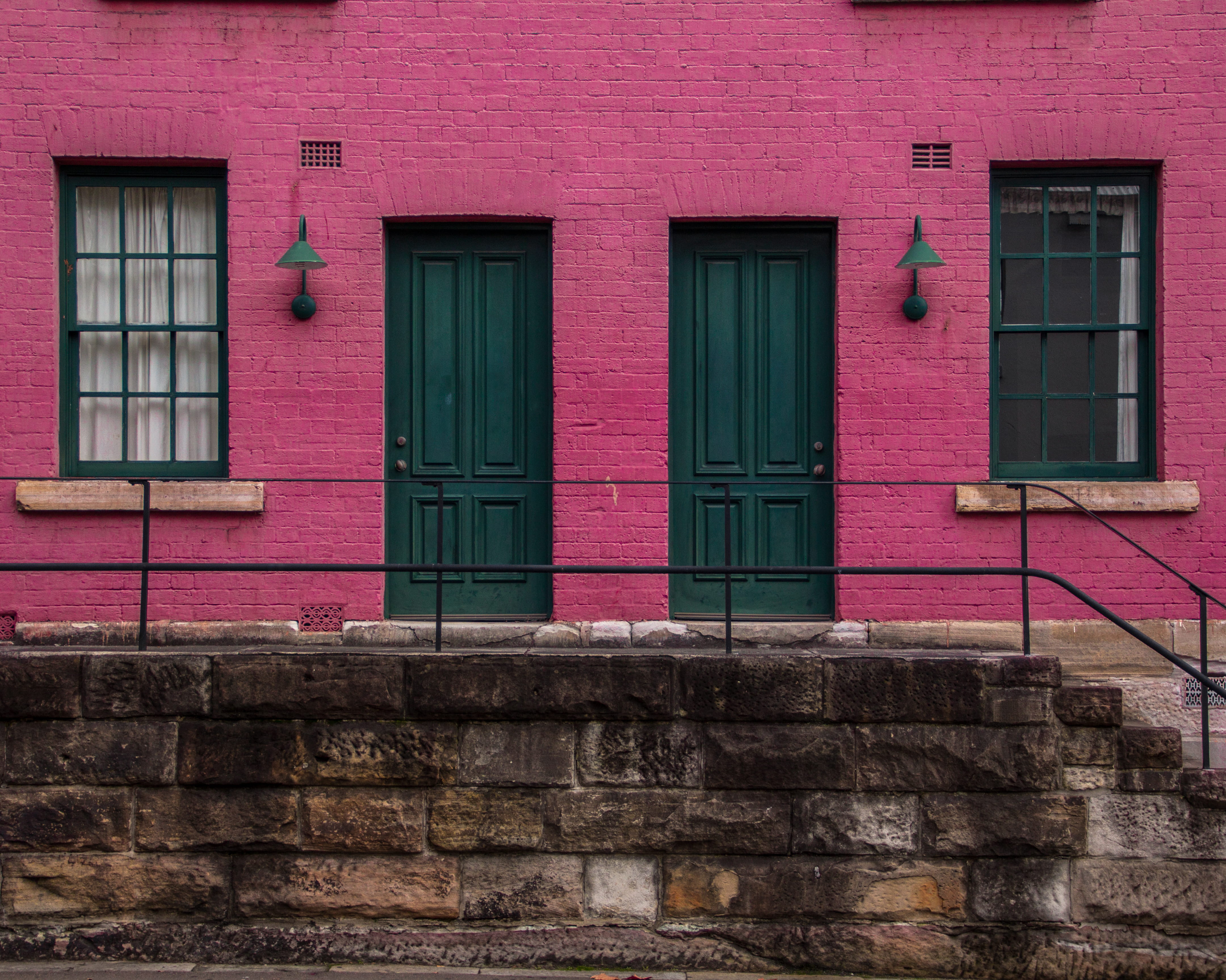 protection, facade, door, old, closed, building, architecture And Buildings, exterior, day, 4K, no People, wall - Building Feature, window, red, urban Scene, HD Wallpaper