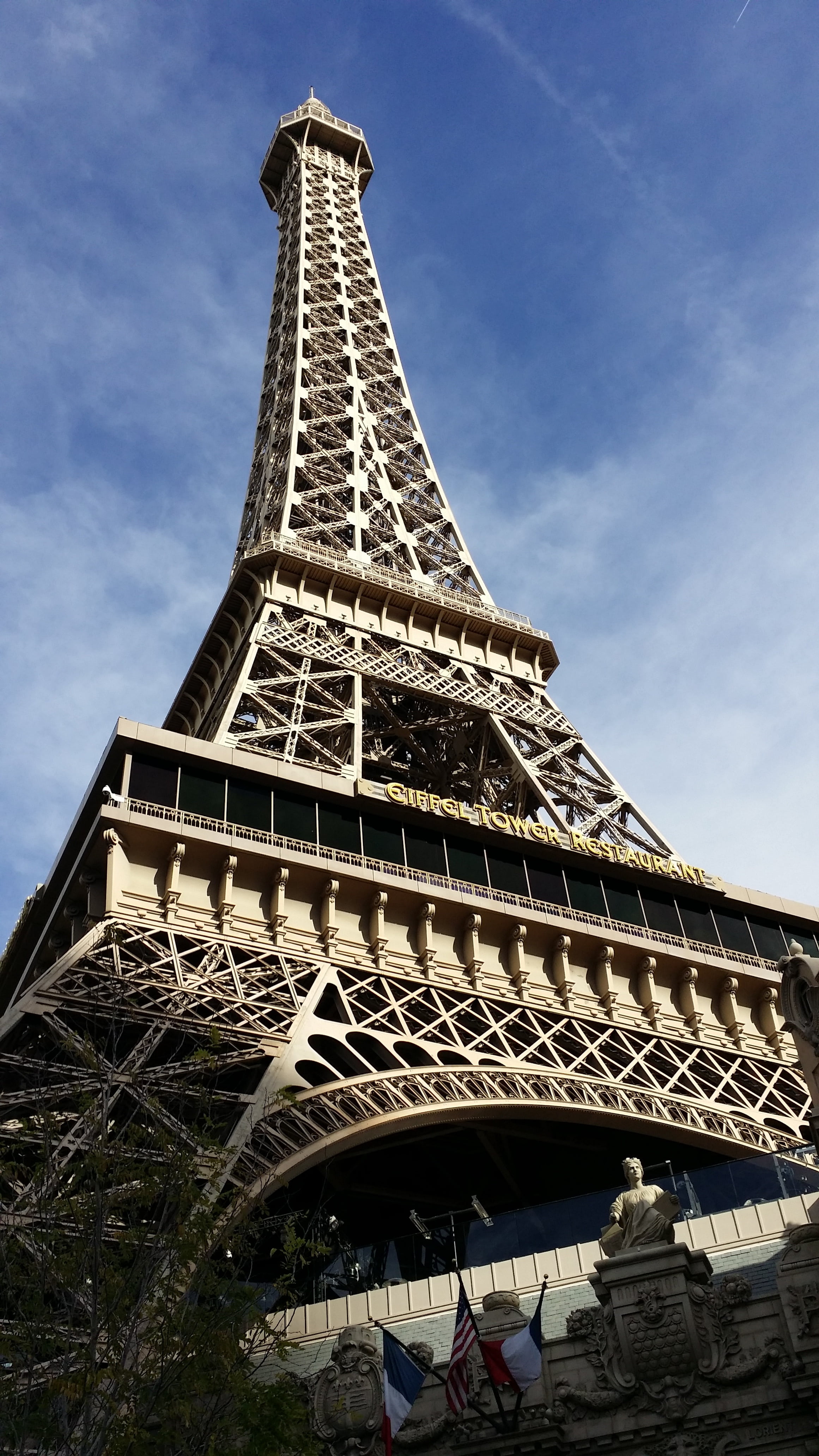 architecture, building exterior, fabulous, outdoors, travel Destinations, metal, low angle view, landmark, entertainment, travel, 4K, iron, cloud - sky, Phone HD Wallpaper