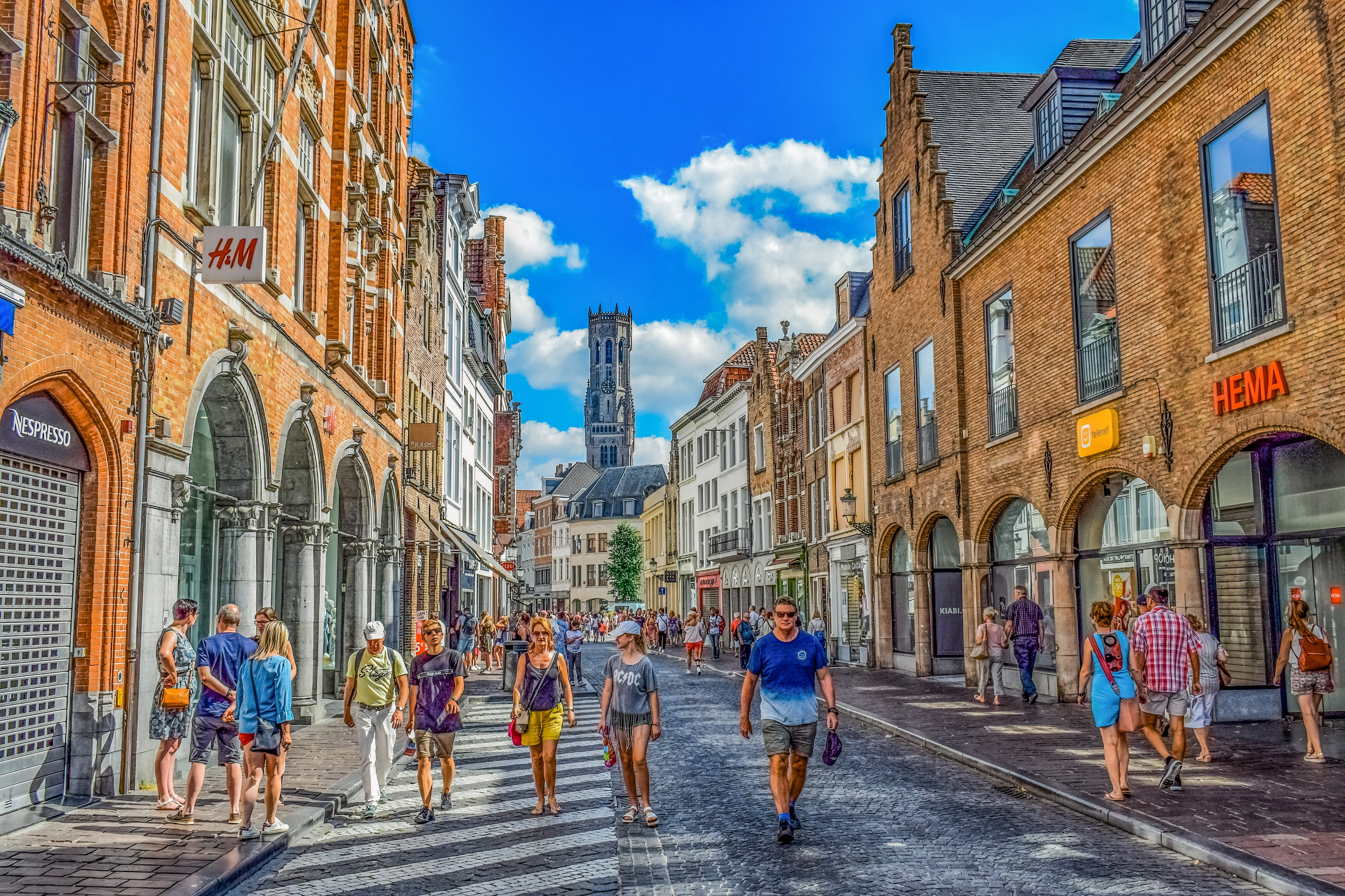 lifestyles, 5K, men, adult, building, outdoors, group of people, picturesque, architecture, flanders, crowd, buildings, historical, large group of people, HD Wallpaper