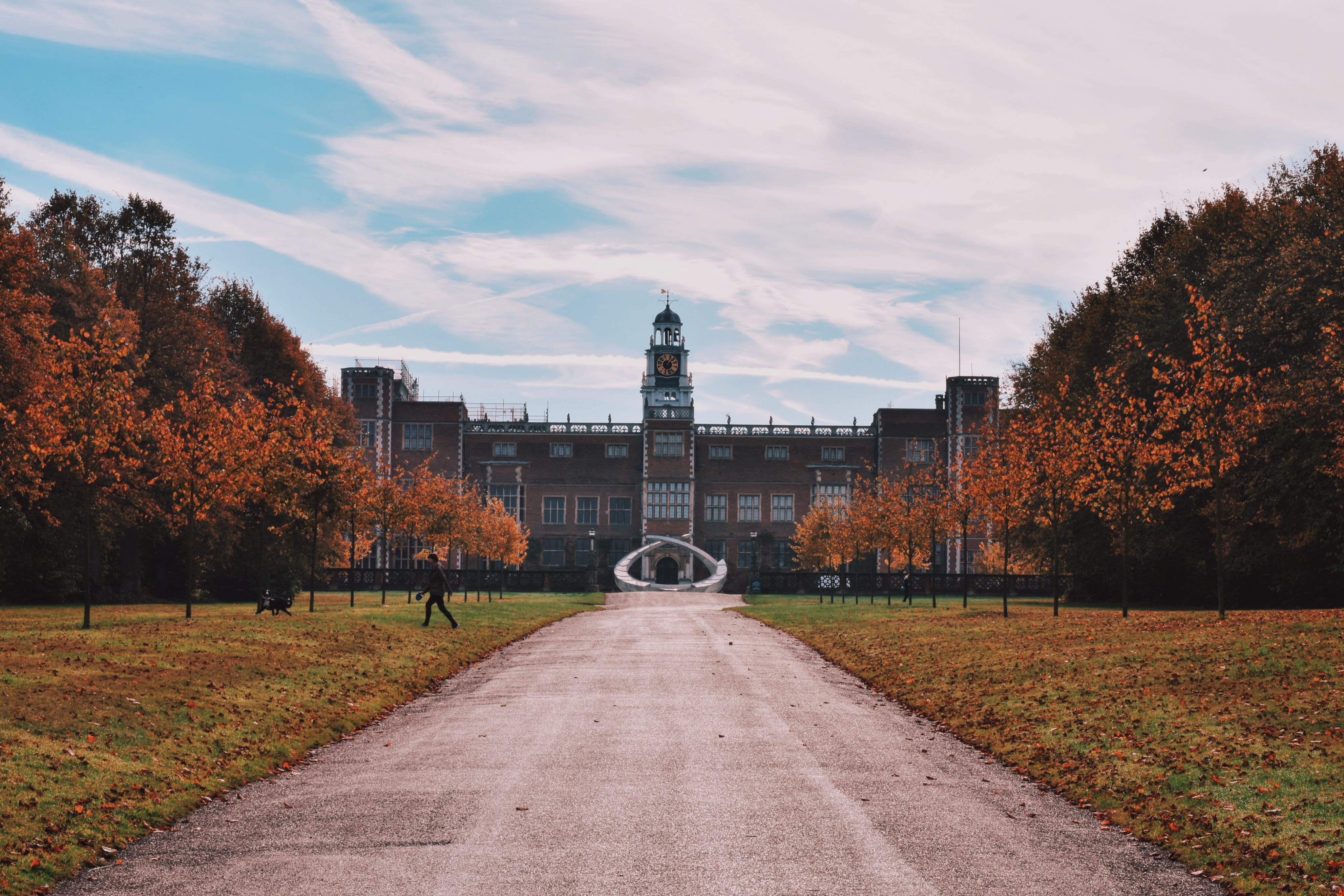 nature, treelined, diminishing perspective, 4K, trees, architecture, tree, house, united kingdom, sky, no people, mansion, footpath, day, change, autumn, HD Wallpaper