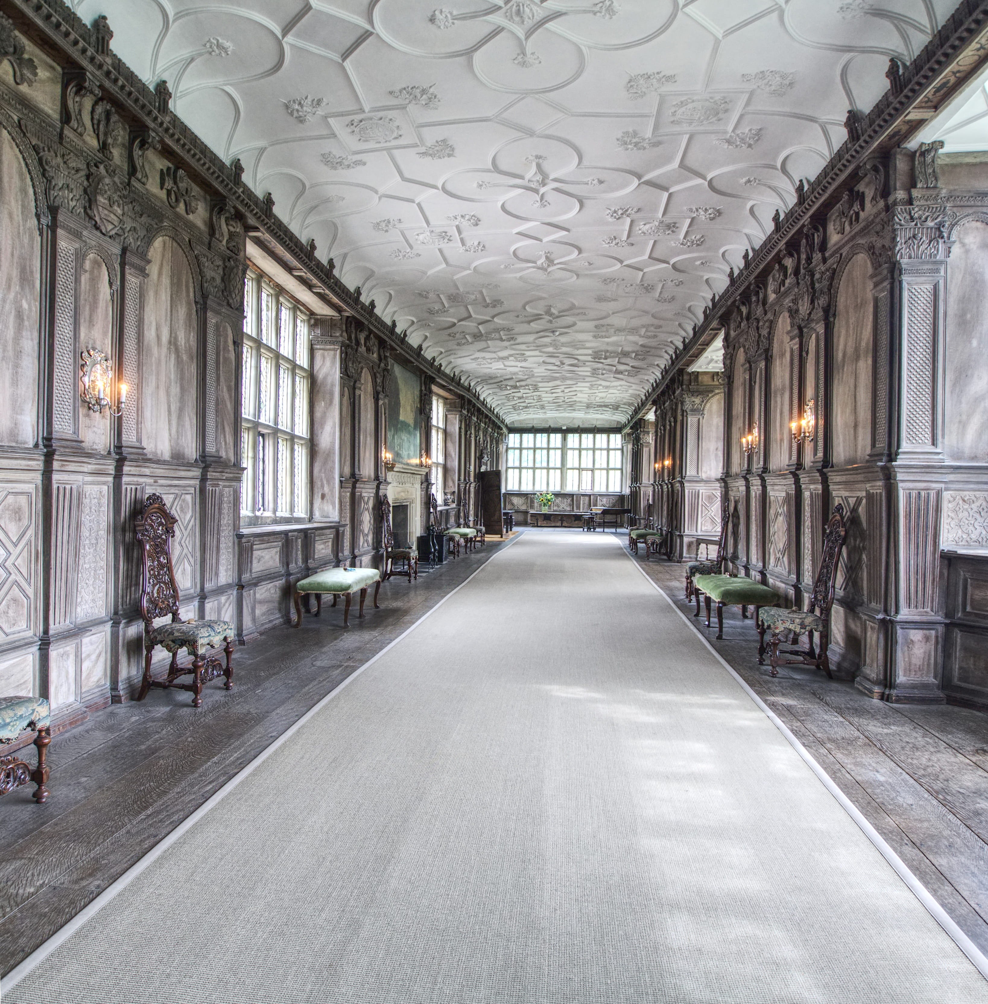 diminishing perspective, no people, empty, direction, manor house, flooring, 2K, ceiling, the past, oak panelling, building, nature, lighting equipment, Phone HD Wallpaper