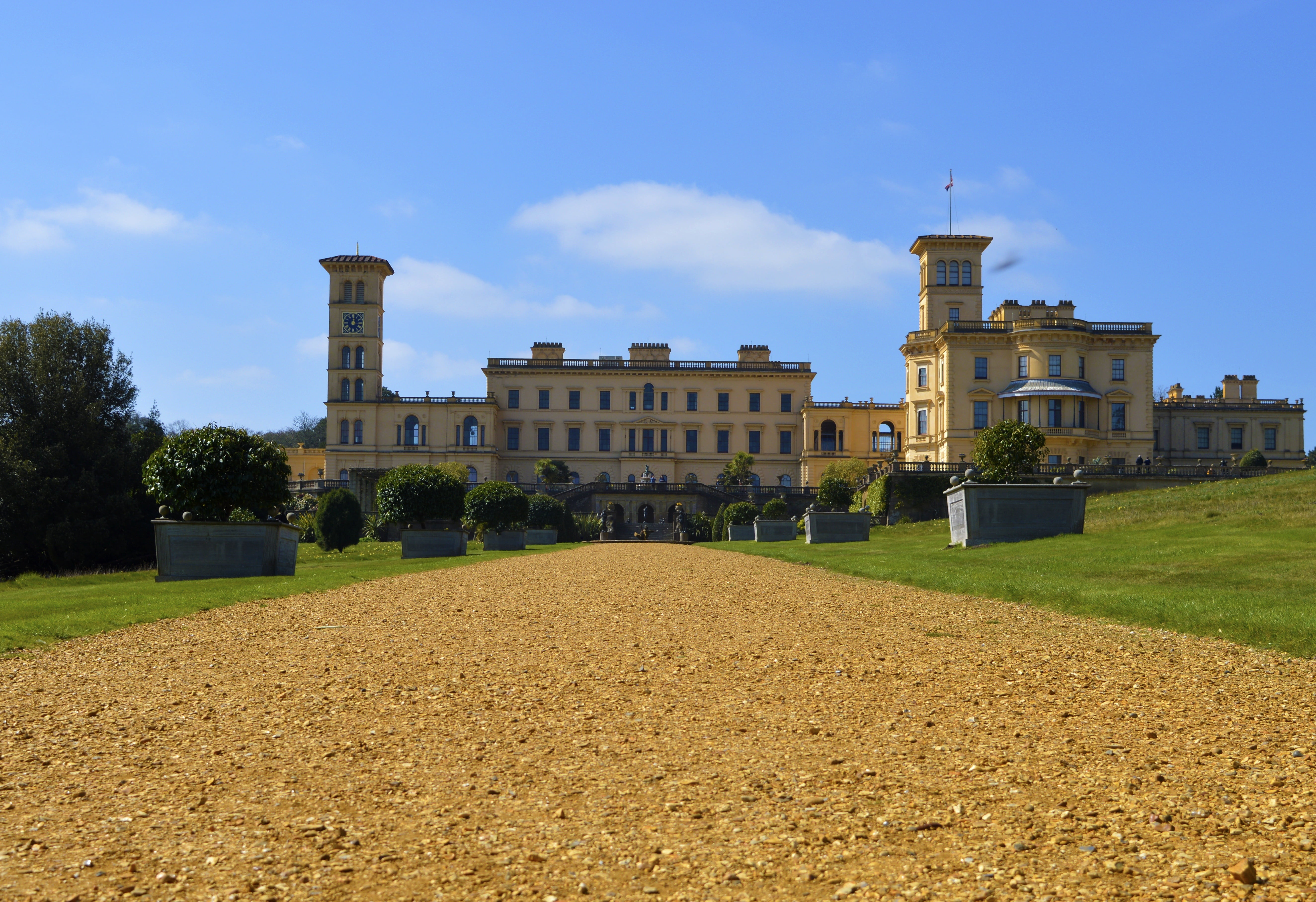 structure, government, city, travel destinations, building, built structure, selective, mansion, cloud - sky, nature, castle, estate, manor, no people, HD Wallpaper