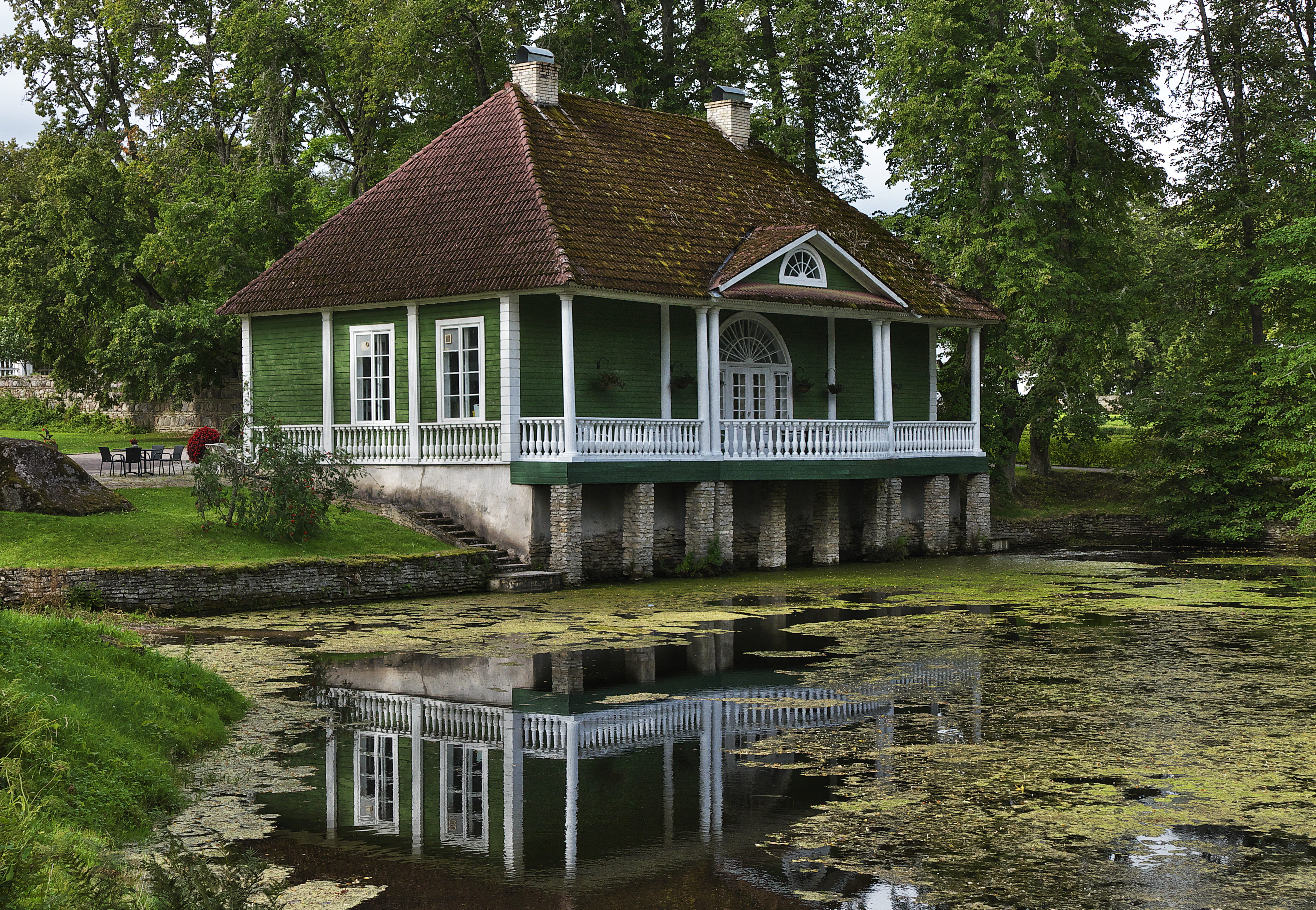 summer house, tree, mood, manor house, water, painted, nostalgic, castle, nature, building, brown, outdoors, baltic states, built structure, green, reflection, HD Wallpaper