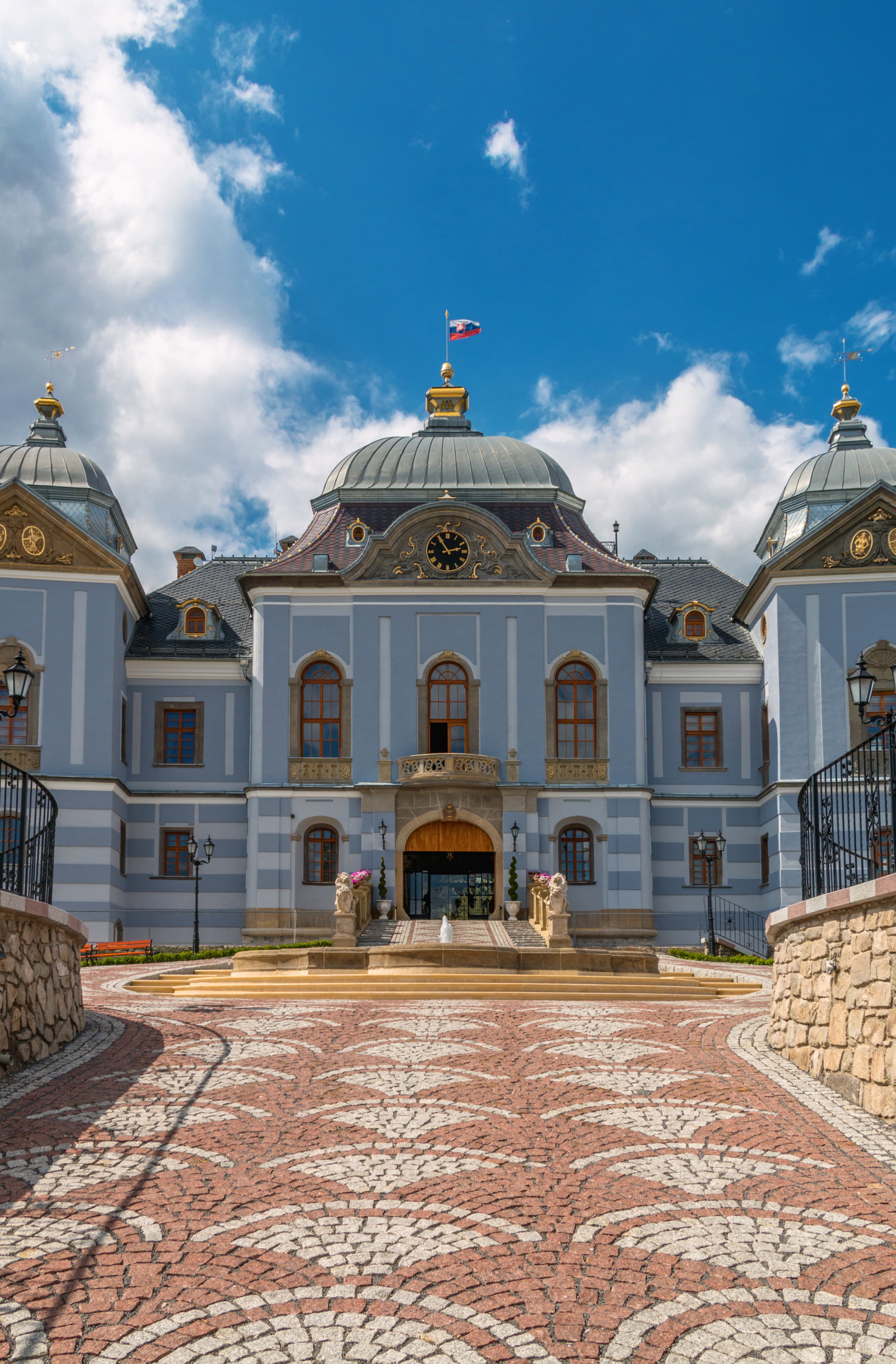 lock, outdoors, place of worship, facade, lučenec, travel destinations, cloud - sky, dome, castle, slovakia, built structure, building, belief, the past, Phone HD Wallpaper