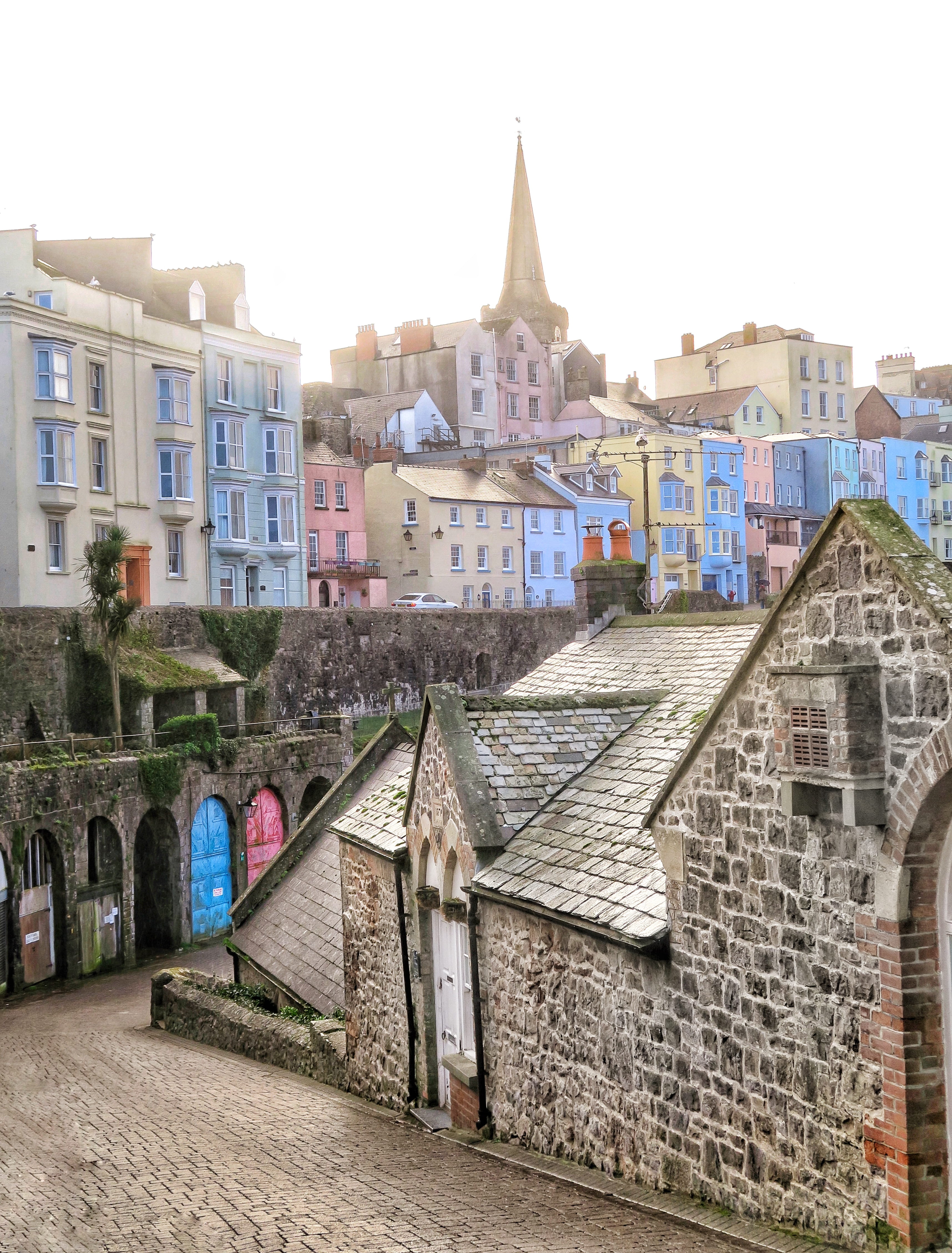 welsh coast, building exterior, no people, clear sky, architecture, wales, pembrokeshire, united kingdom, residential district, town, beautiful town, tower, Phone HD Wallpaper