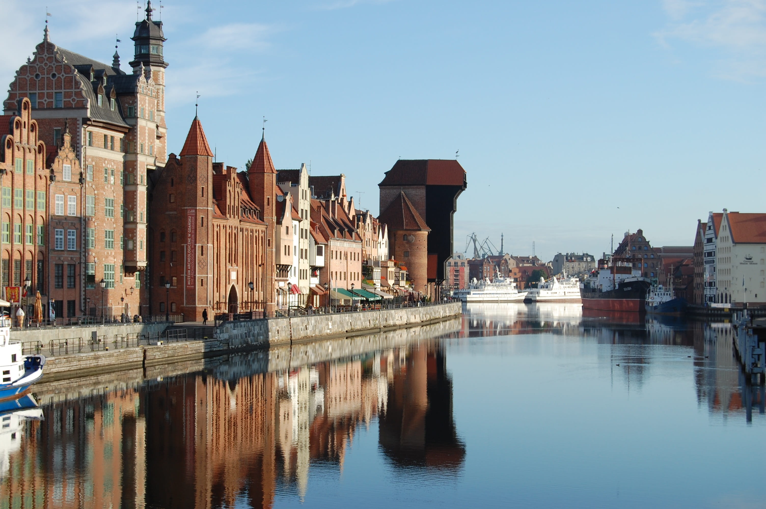 clear sky, nature, sky, residential district, relaxation, river, outdoors, no people, 2K, monuments, view, tourists, reflection, townhouses, old town, HD Wallpaper