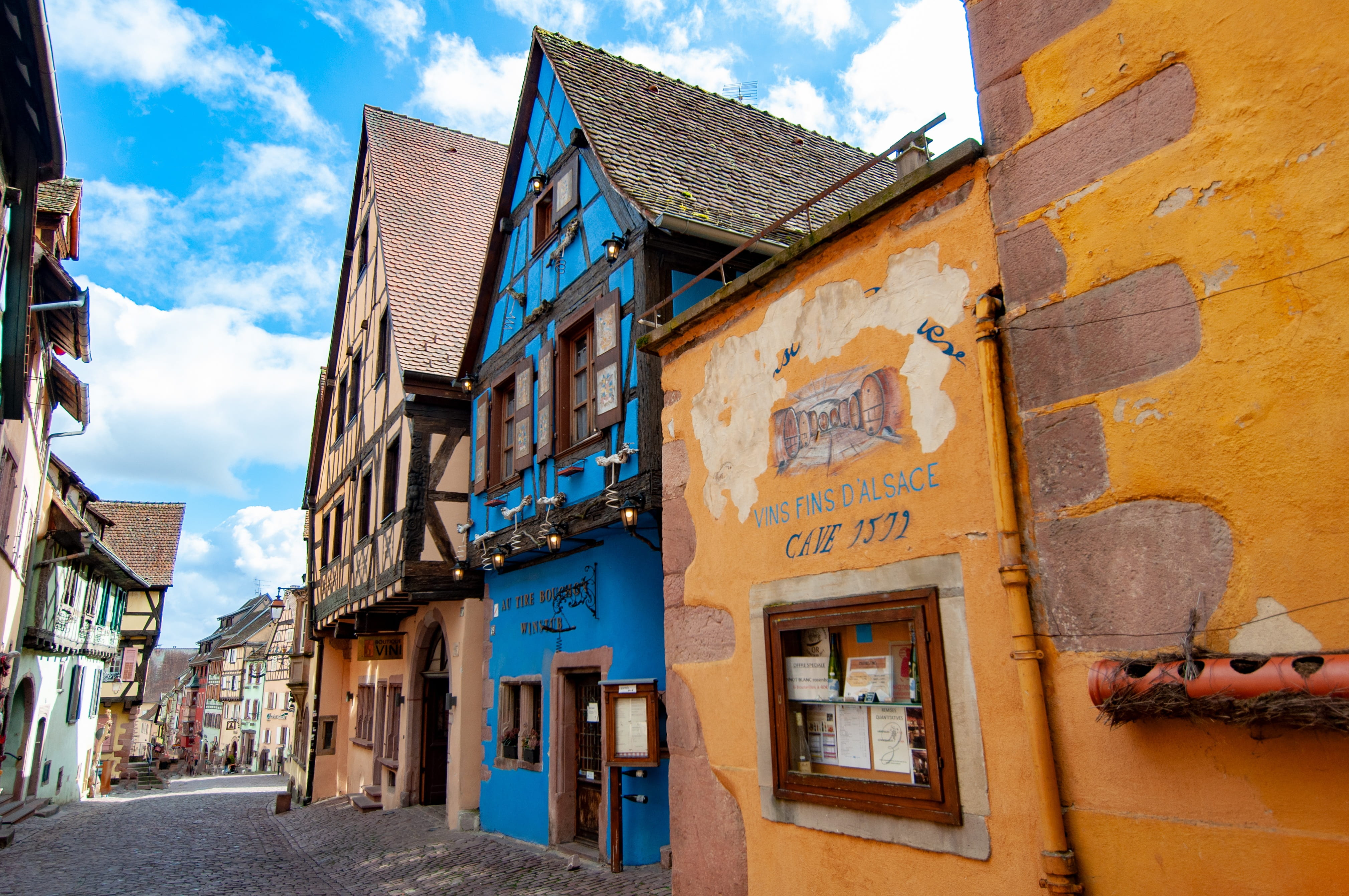 sign, town, houses, direction, french, building, facades, architecture, day, townhouses, the medieval, blue, residential district, built structure, city, HD Wallpaper