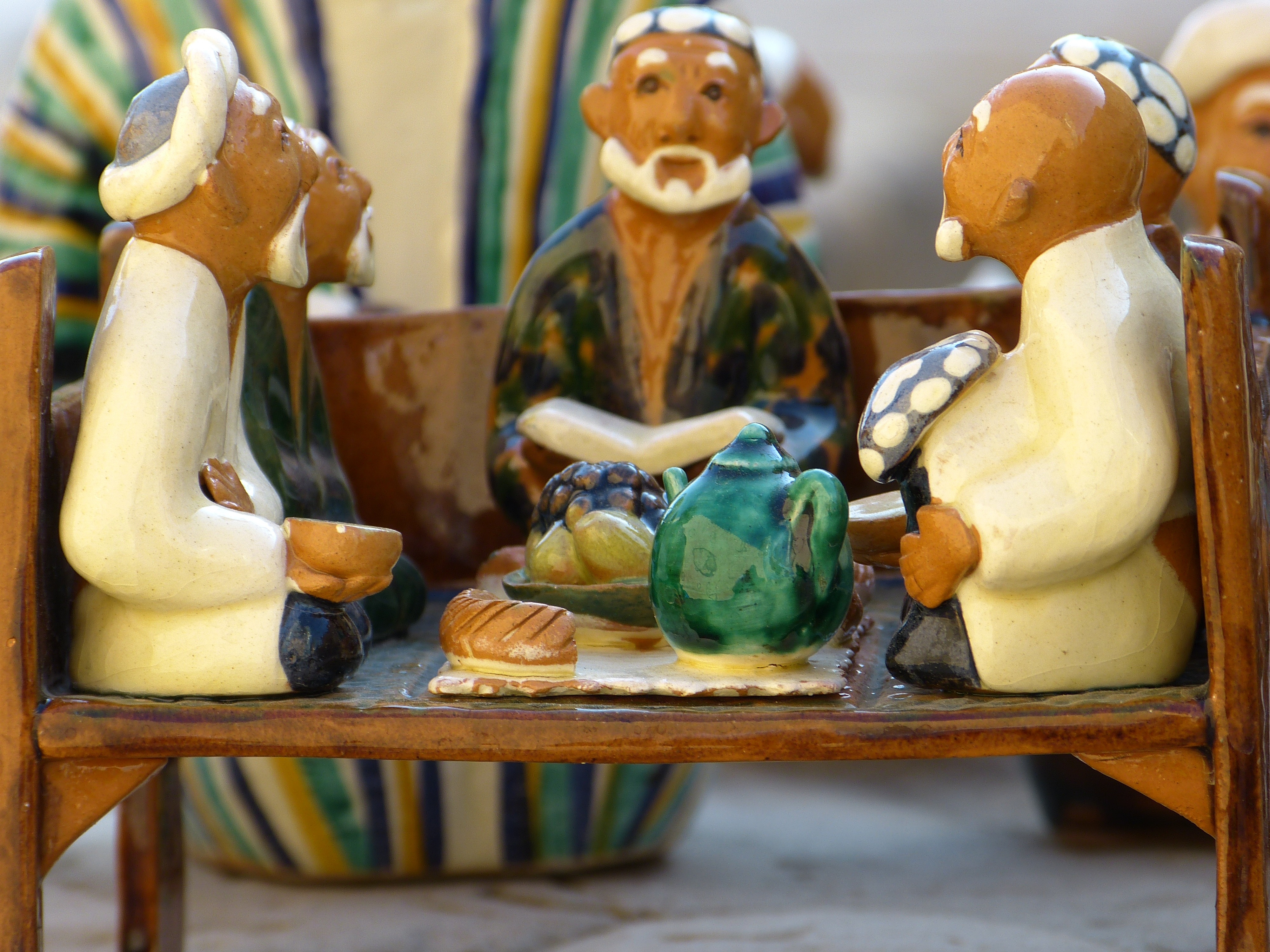 pottery, indoors, table, wood - material, still life, representation, 4K, temptation, souvenir, antique, food and drink, together, tea house, dining, memory, HD Wallpaper