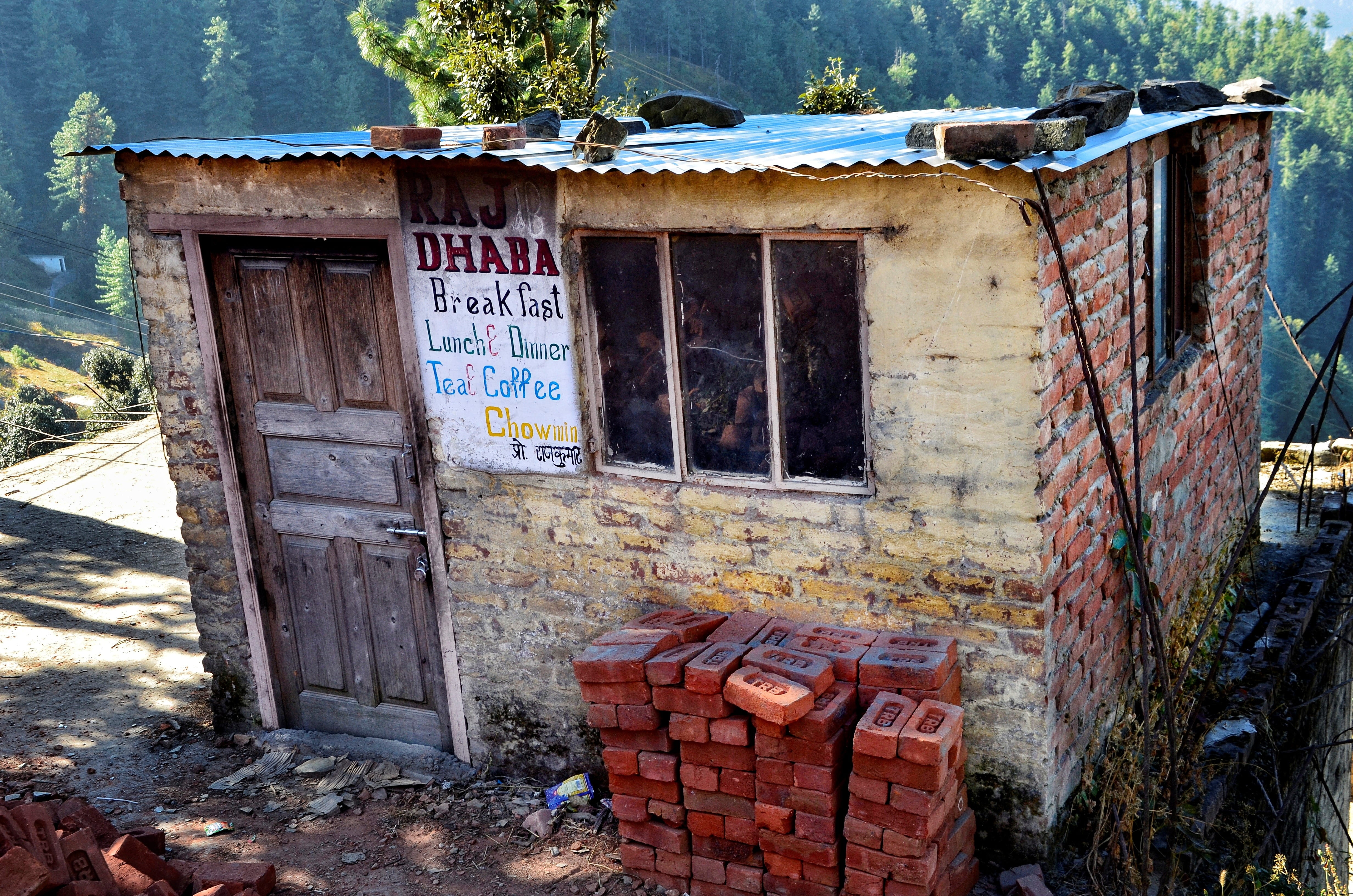 no people, 4K, bricks, dinner, lunch, india, breakfast, door, plant, coffee, building exterior, mountain, weathered, shack, built structure, architecture, HD Wallpaper