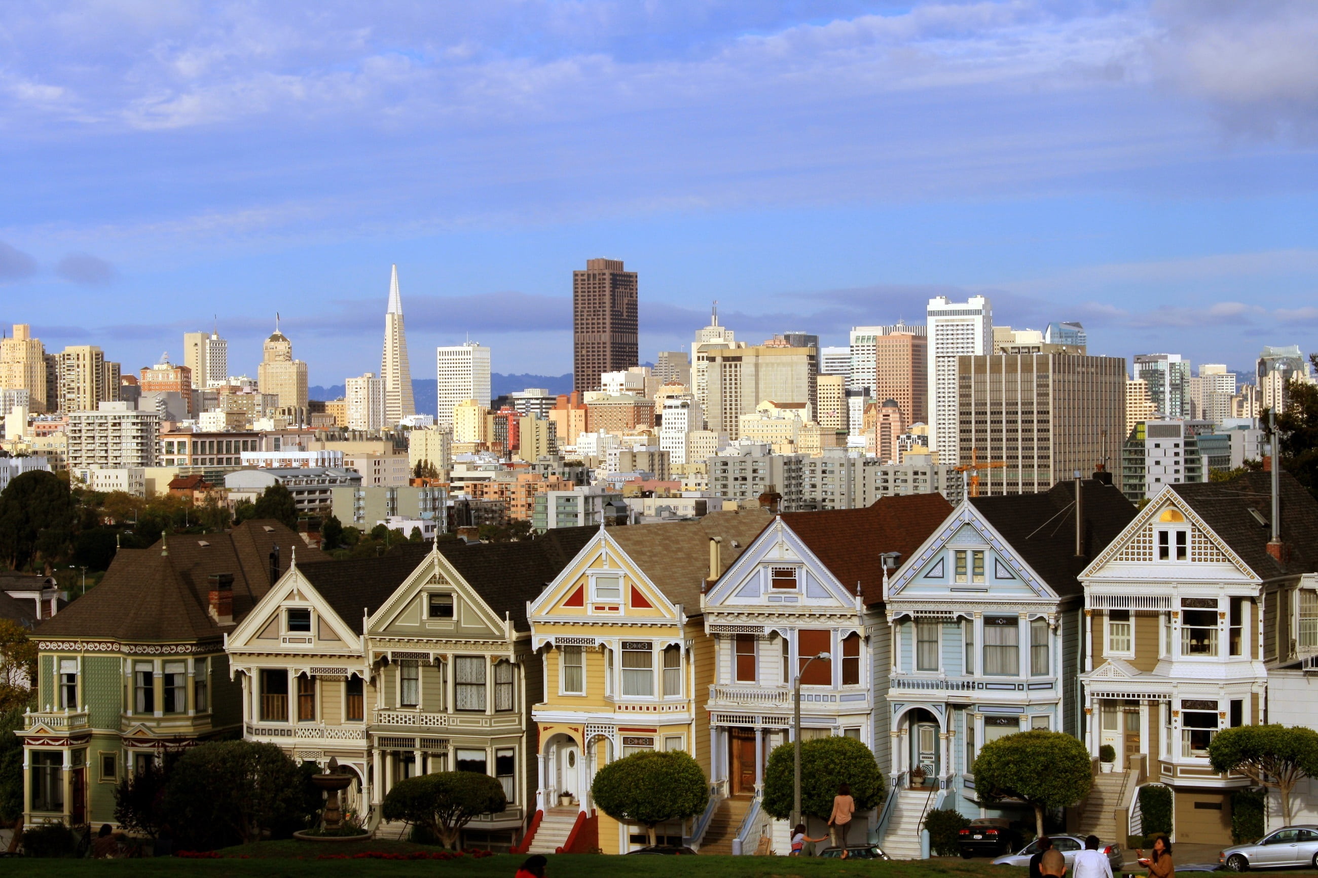 landscape, tower, cityscape, 2K, office, built structure, day, residential, architecture, cloud - sky, luxury, california, houses, house, city, sky, modern, HD Wallpaper
