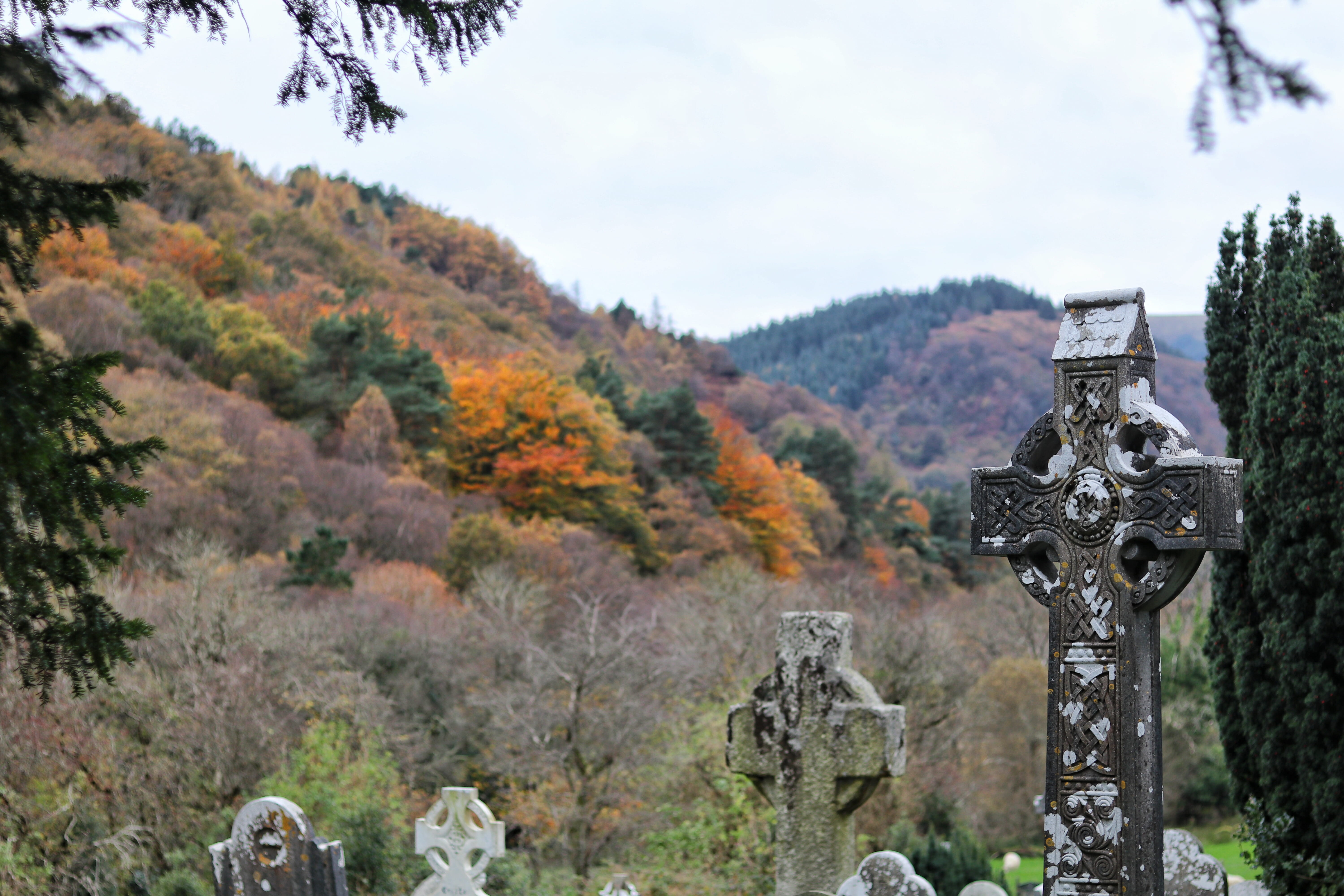 belief, change, tree, forest, stone, cross, cemetary, sky, nature, mountain, day, outdoors, tombstone, cemetery, focus on foreground, religion, grave, autumn, HD Wallpaper
