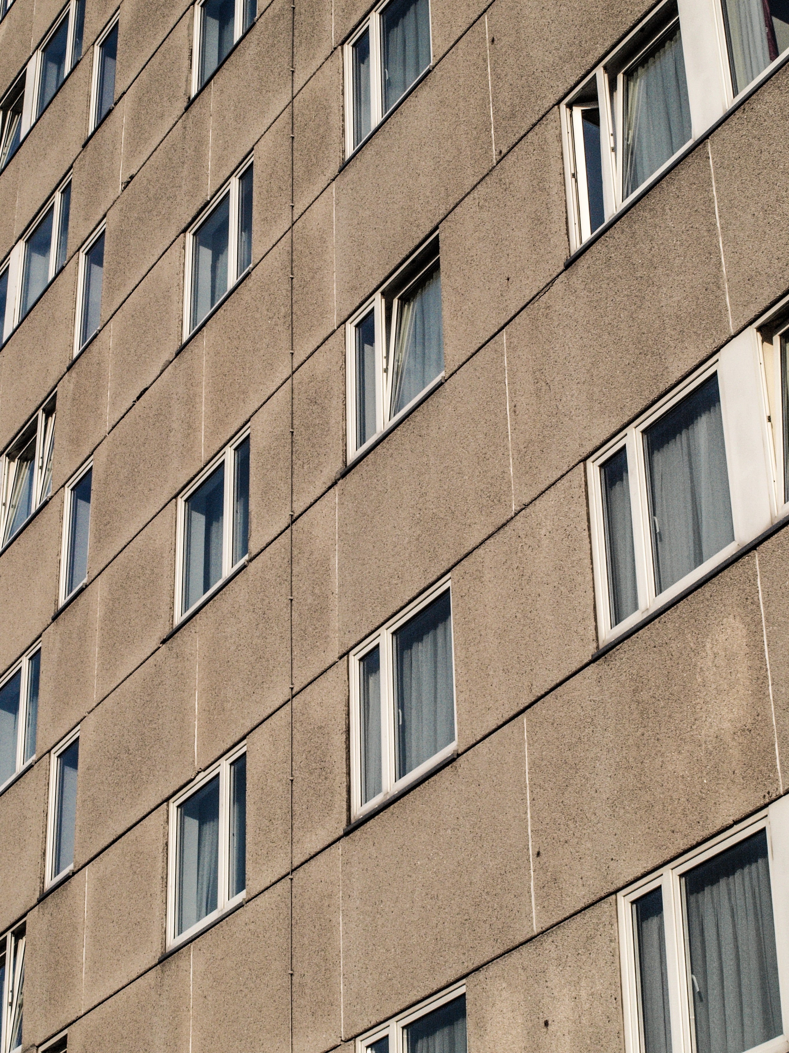 concrete, office, 2K, repetition, facade, skyscraper, backgrounds, mietkaserne, no people, building exterior, full frame, low angle view, trist, modern, Phone HD Wallpaper