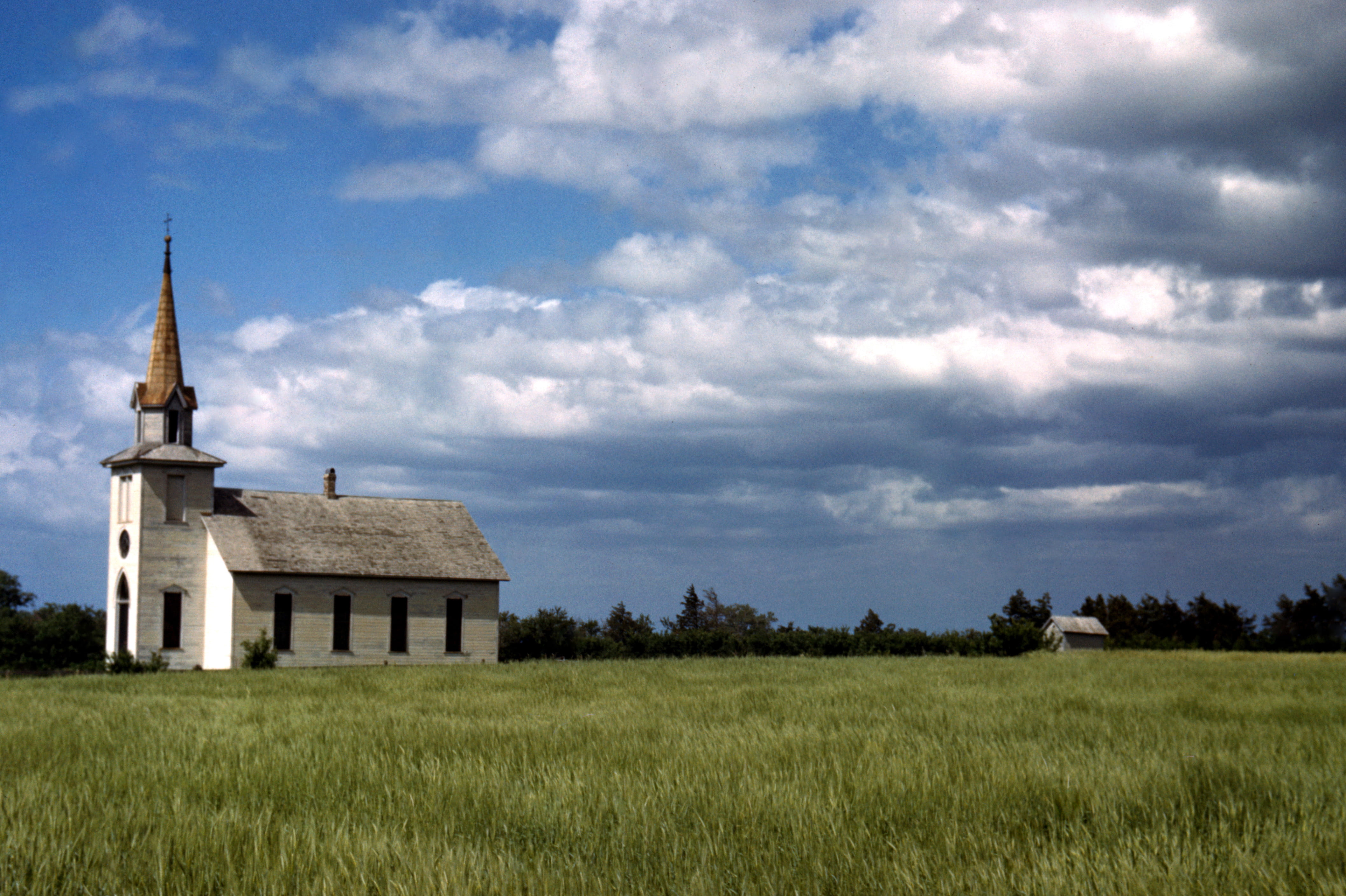 clouds, spire, Junction City, rural Scene, 4K, belief, christianity, 1943, built structure, land, near, grass, field, Kansas, no people, blue, place of worship, HD Wallpaper