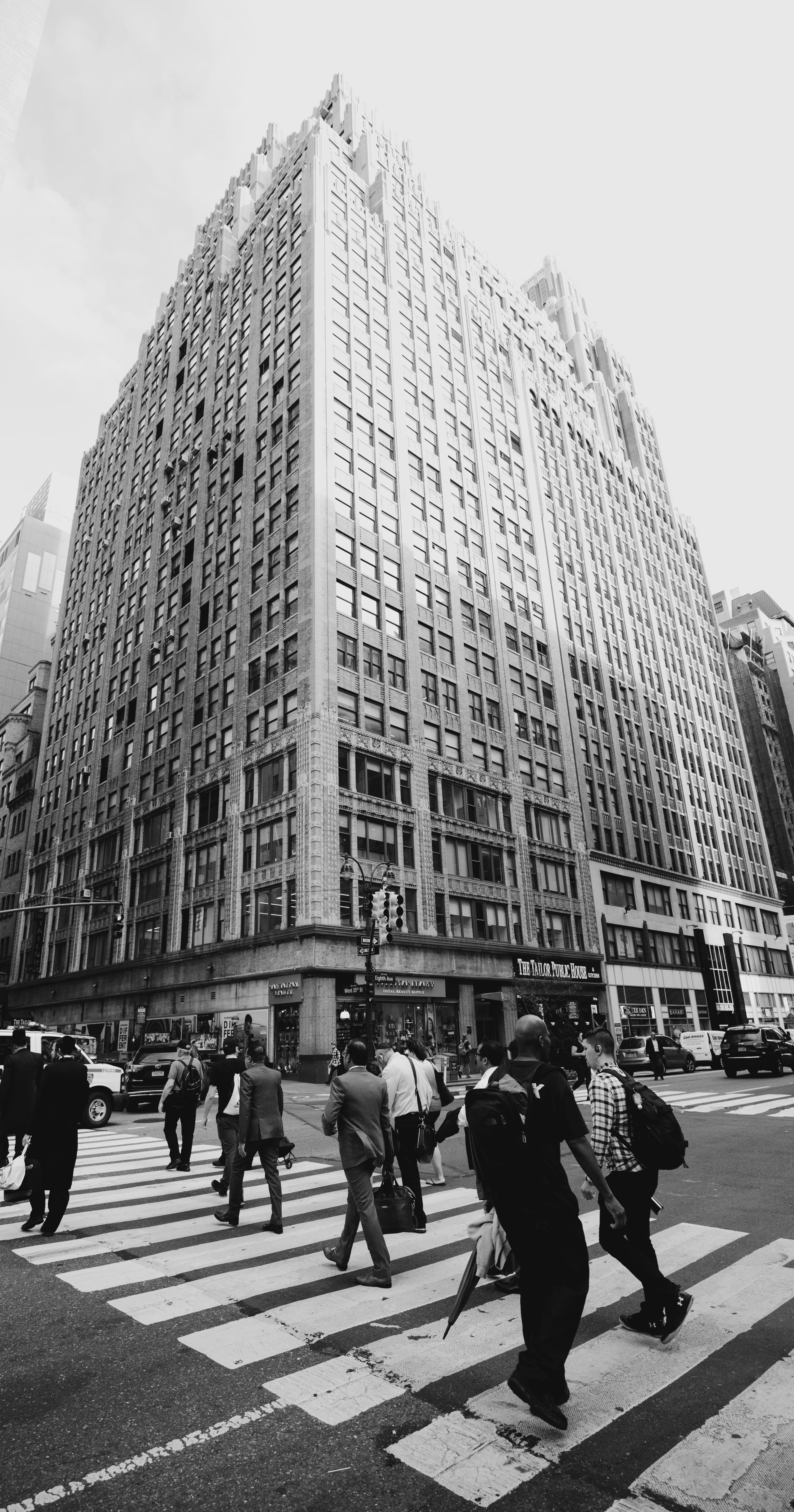 city street, road marking, city, road, large group of people, crowd, black and white, women, building, office building exterior, built structure, junction, Phone HD Wallpaper