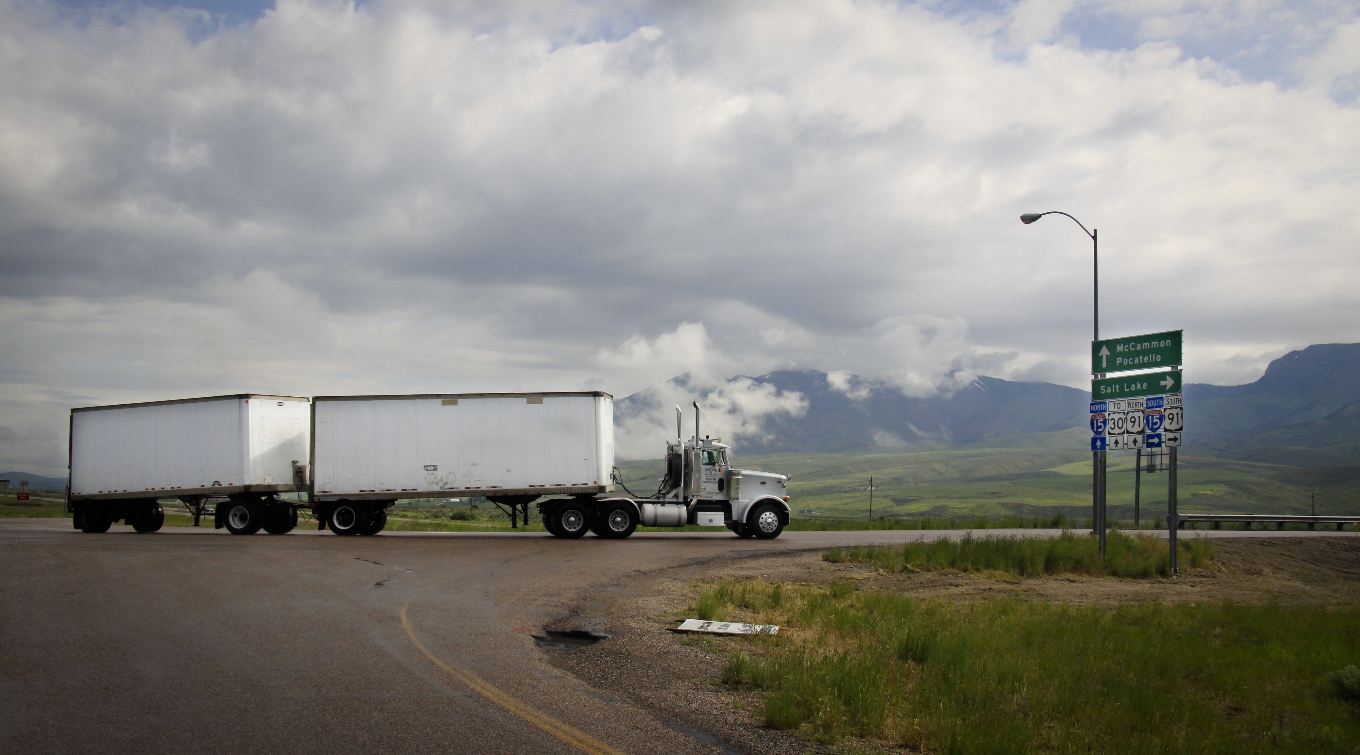 4K, nature, highway, travel, green, sky, landscape, semi, cab, freight transportation, black, road, signs, mode of transport, environment, outdoors, no people, HD Wallpaper