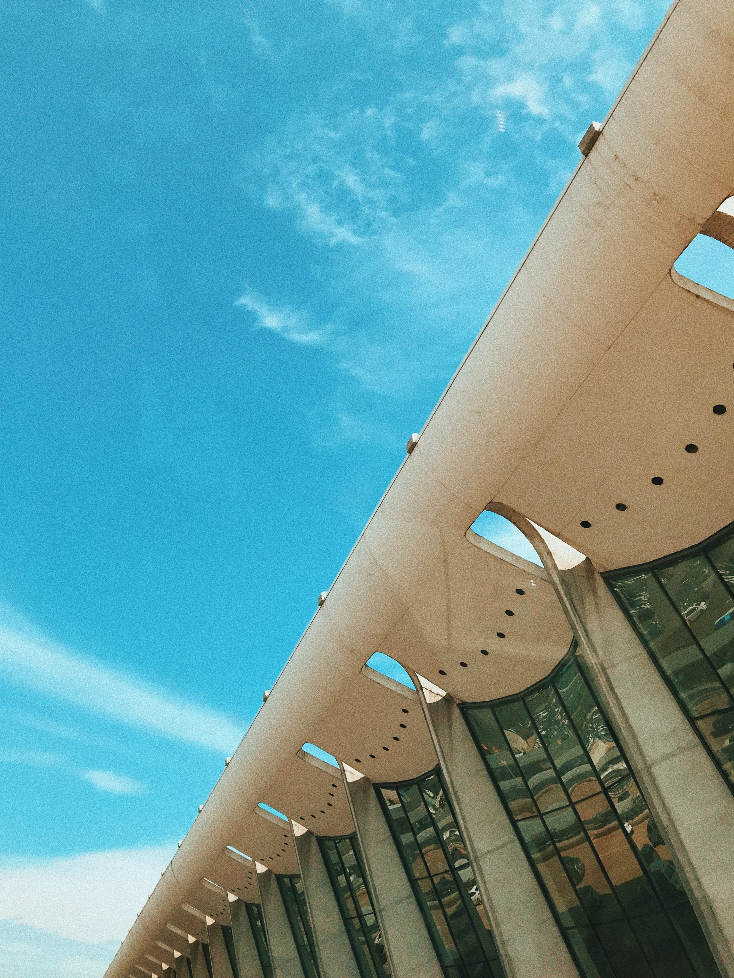 day, dulles, architecture, nature, tall - high, d.c, sunlight, building exterior, sky, tower, directly below, outdoors, washington, 4K, airplanes, connection, Phone HD Wallpaper