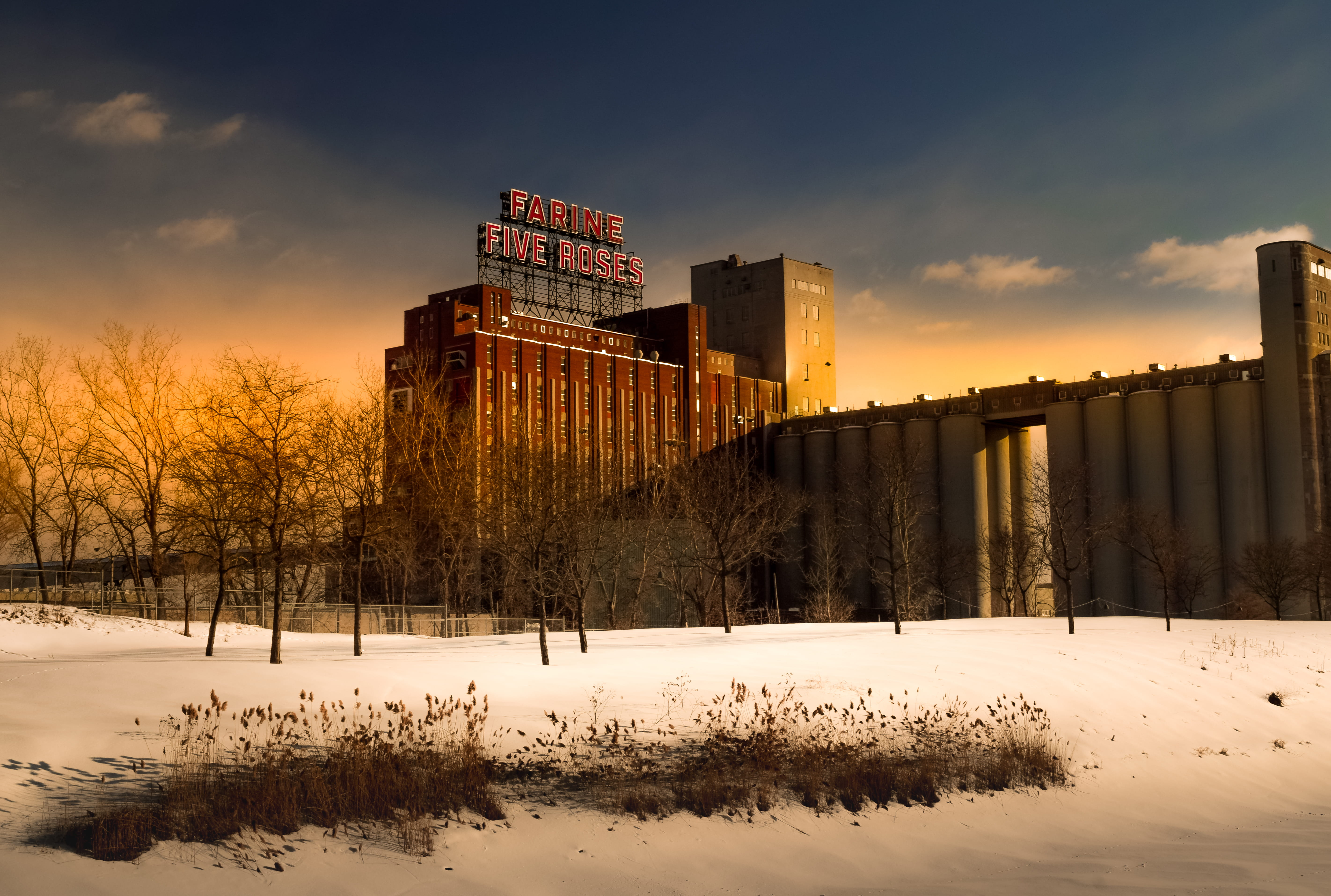 sunset, tree, farine, 5K, nature, beauty in nature, scenic, reflection, building, snow, snowy, water, architecture, daytime, weather, frozen, no people, HD Wallpaper