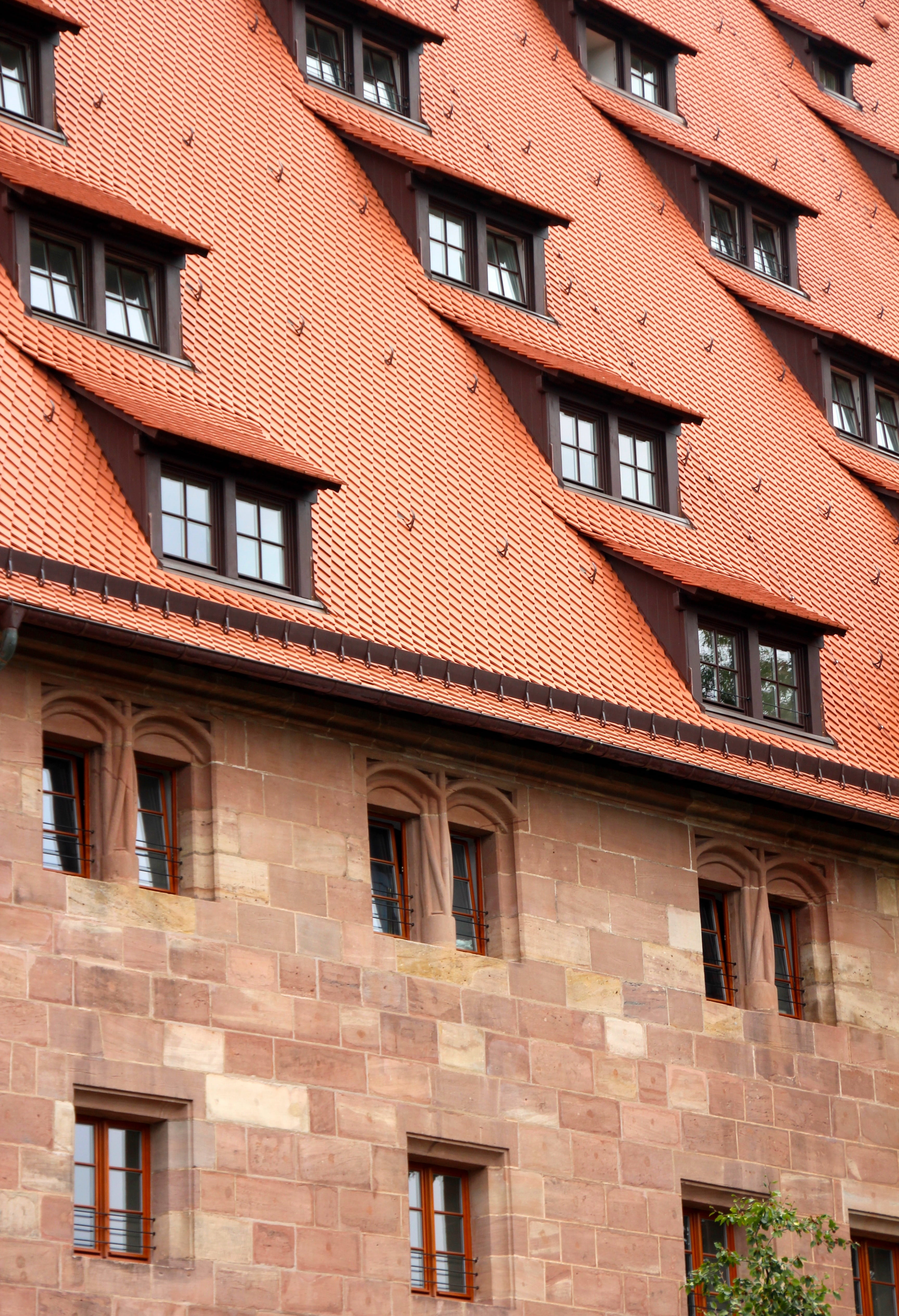brick, germany, 4K, landscape, architecture, building Exterior, backgrounds, nuremberg, urban Scene, low angle view, wall, roof, repetition, apartment, Phone HD Wallpaper
