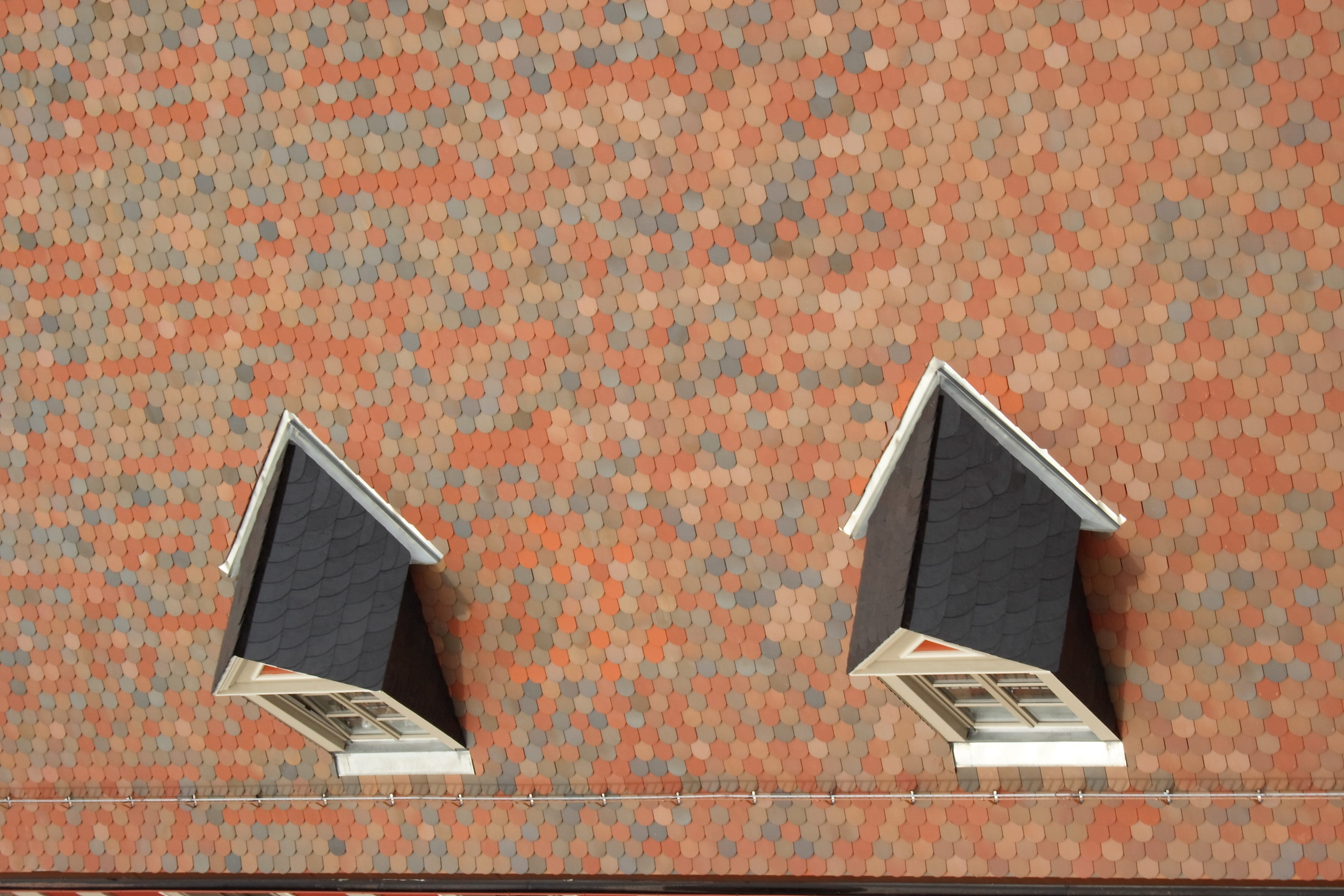 architecture And Buildings, 4K, residential district, low angle view, textured, building Exterior, residential Building, architecture, Roof, window, brick wall, HD Wallpaper