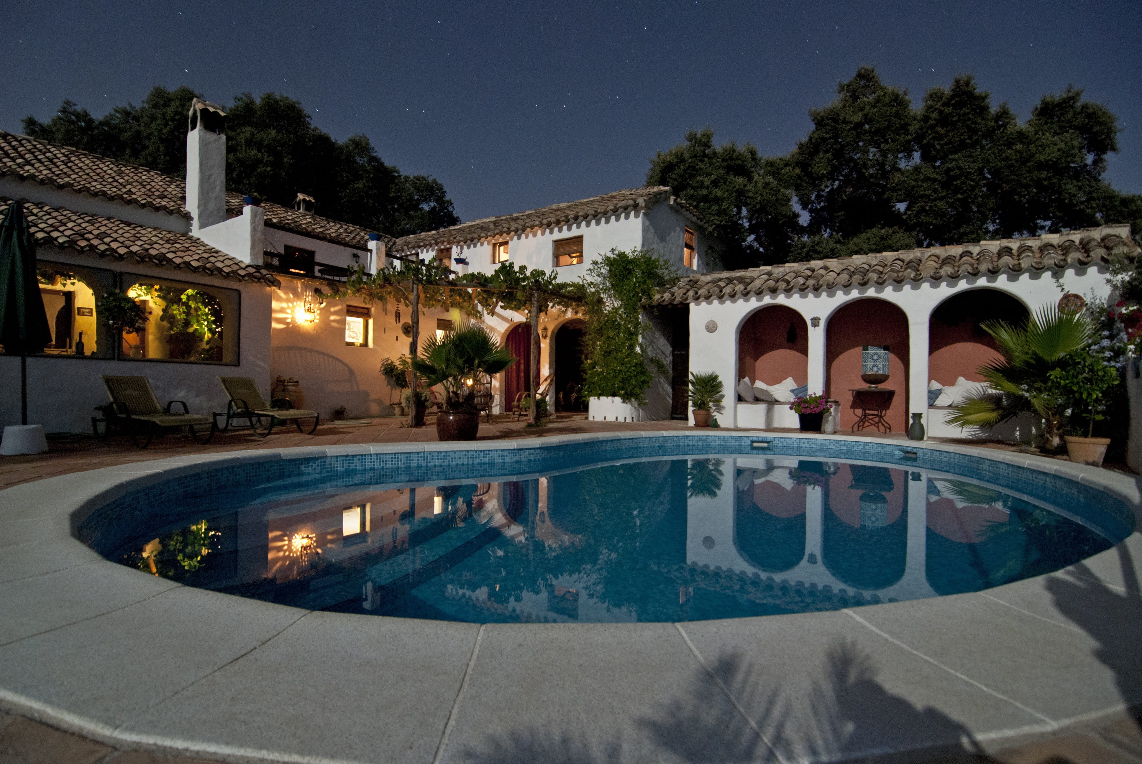 building exterior, arch, backyard, illuminated, water, stars, chairs, tree, villa, shingles, reflection, architecture, swimming pool, rich, no people, plant, HD Wallpaper