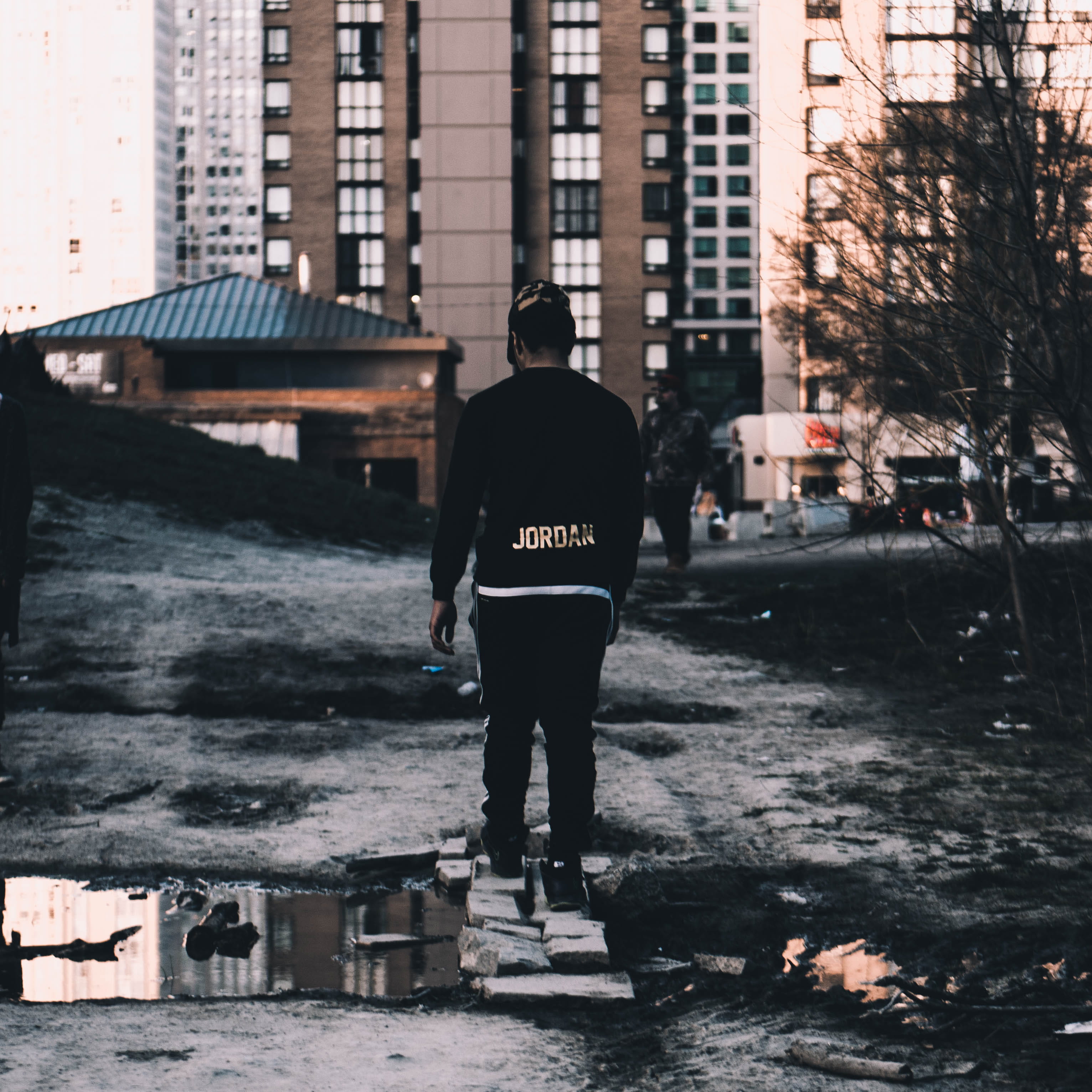 gray, person, uniform, built structure, one person, occupation, building exterior, winter, street, park, standing, government, snow, leisure activity, walking, Phone HD Wallpaper