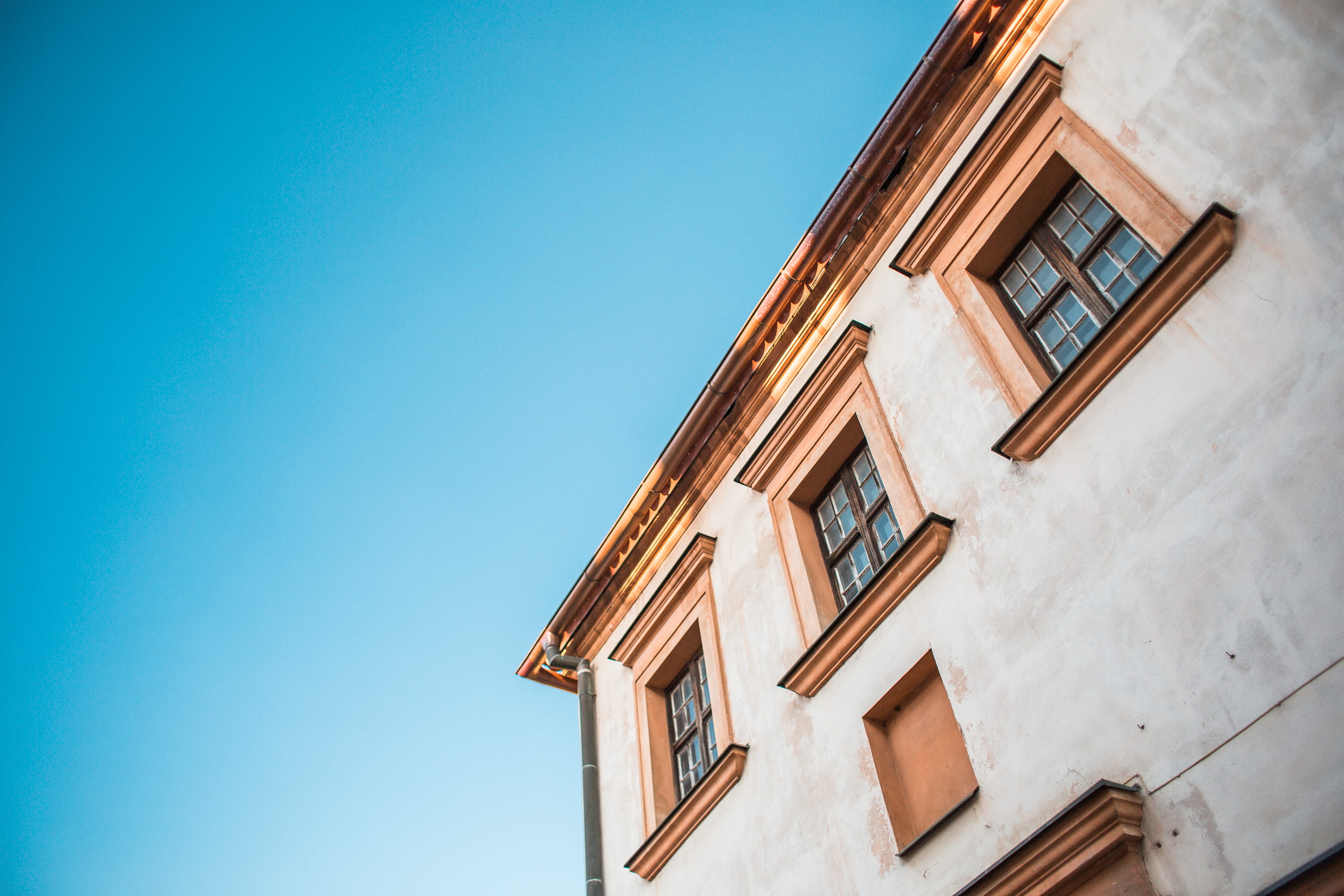 urban Scene, blue, town, no People, Old House, luxury, nature, room for text, Bright Blue, europe, day, house, low angle view, outdoors, windows, city, HD Wallpaper