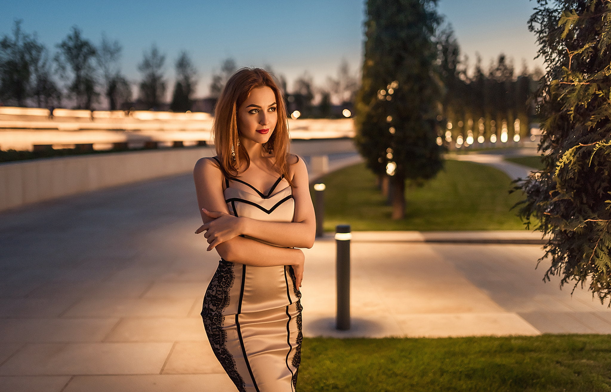 adult, arms crossed, glamour women, outdoors, one person, leisure activity, lifestyles, footpath, beautiful woman, focus on foreground, hairstyle, young women, HD Wallpaper