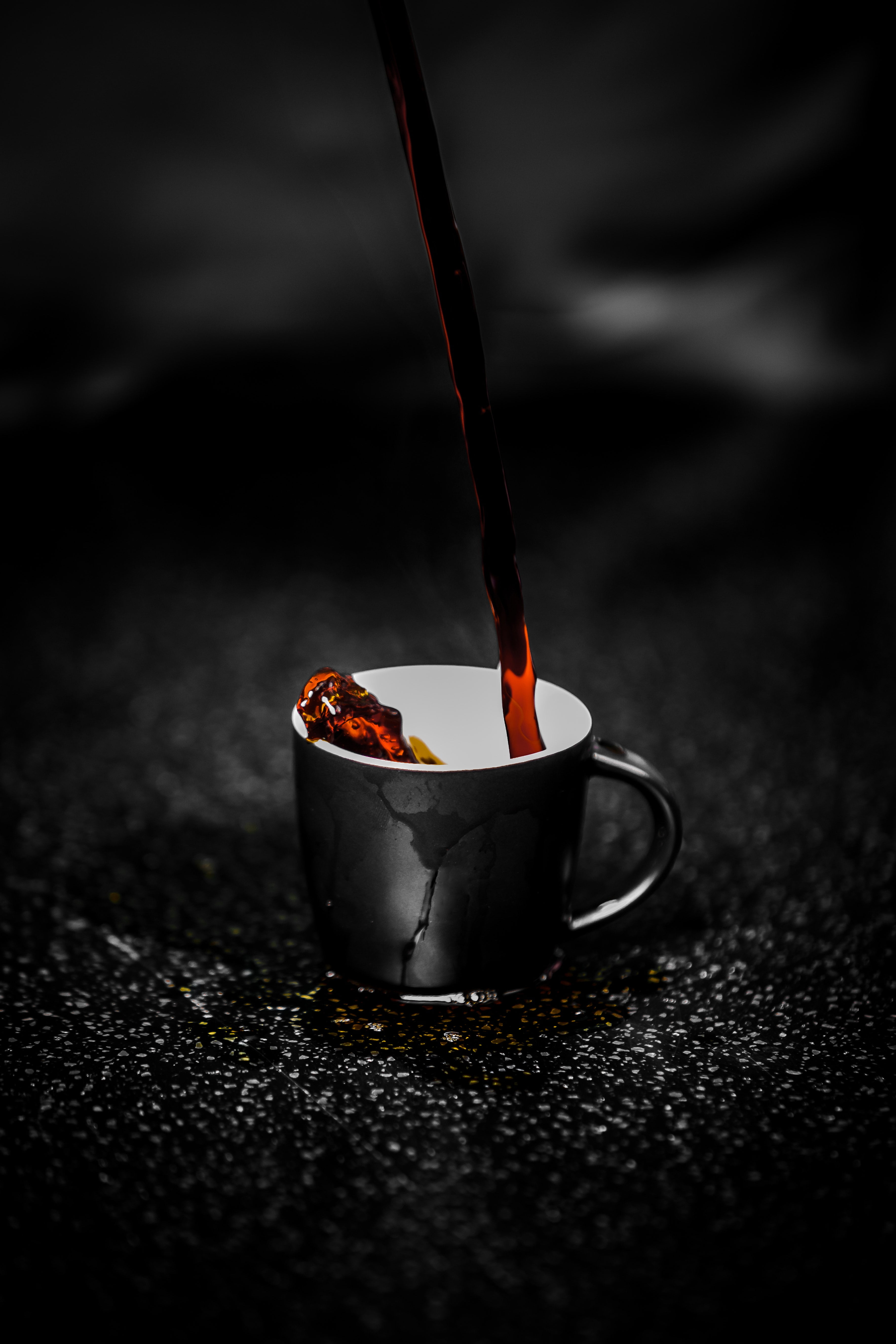 black, still life, black background, no people, refreshment, coffee, drops, coffee - drink, indulgence, indoors, food and drink, mug, cup, studio shot, Phone HD Wallpaper