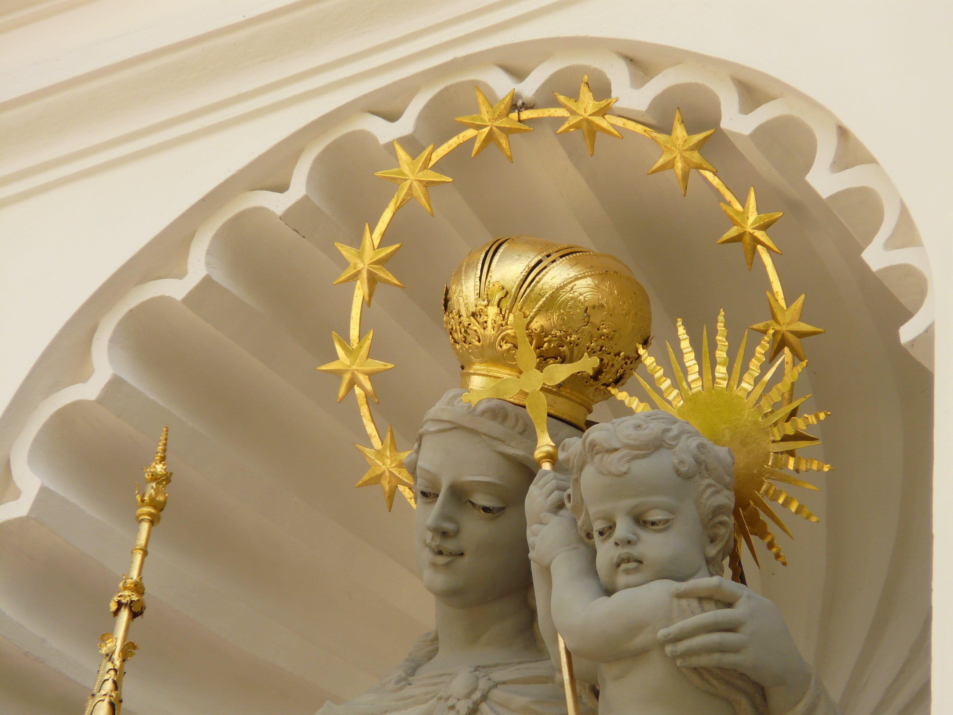 human representation, Angel, low angle view, built structure, Gold, craft, spirituality, belief, child, gold colored, close-up, crown, building, 2K, indoors, HD Wallpaper