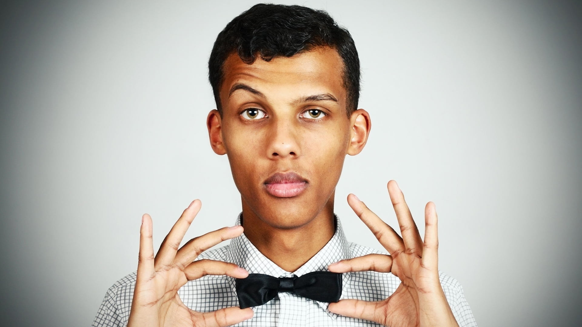 people, fashion Model, elegance, copy Space, Stromae, black, young Men, studio Shot, portrait, humor, young Adult, surprise, smiling, beautiful People, HD Wallpaper