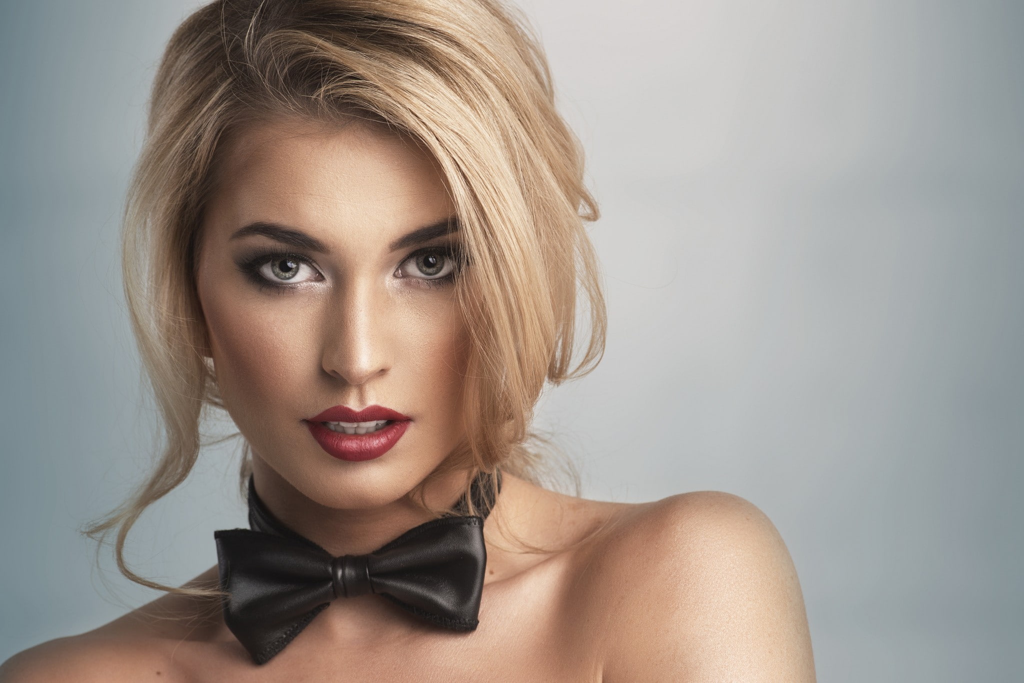 blonde, women, 1080P, face, green eyes, bowtie, HD Wallpaper